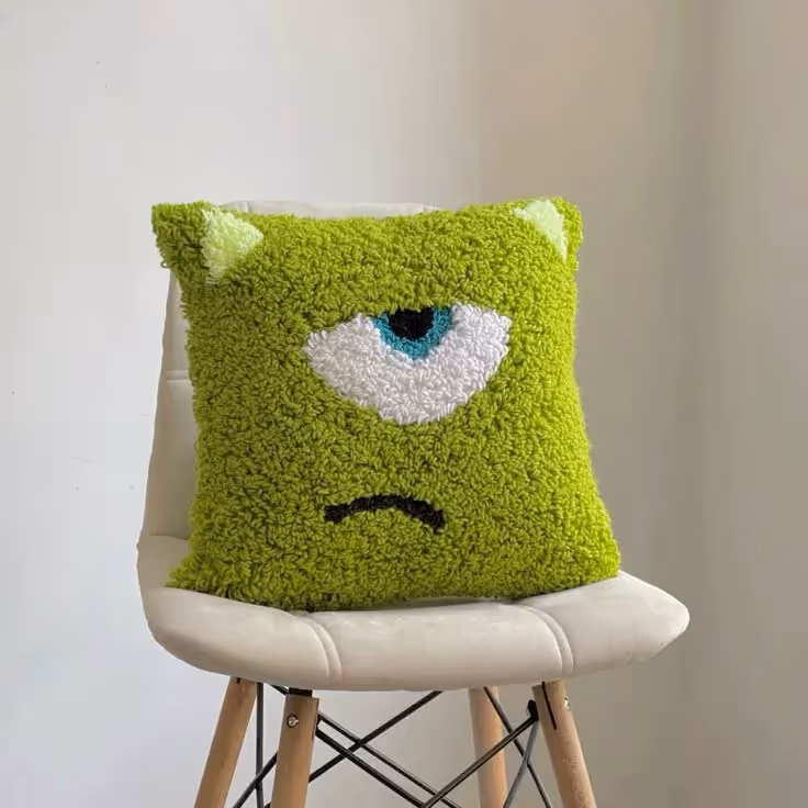 Cozy Bear One-Eye Mood Cushion
