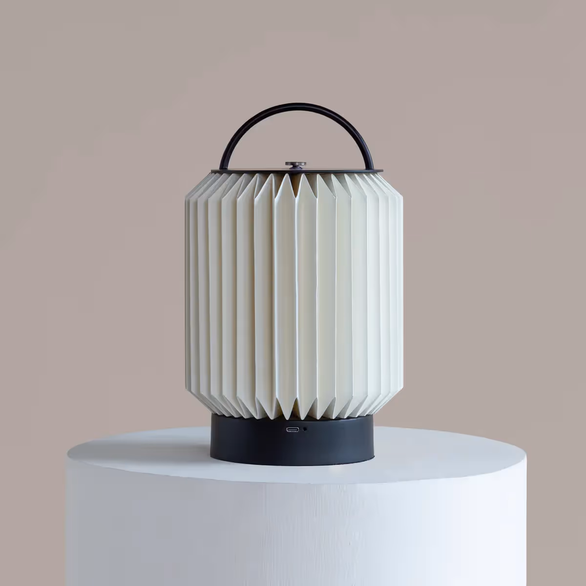 FIG Living Modern Tote Table Lamp - photo 2 of 4