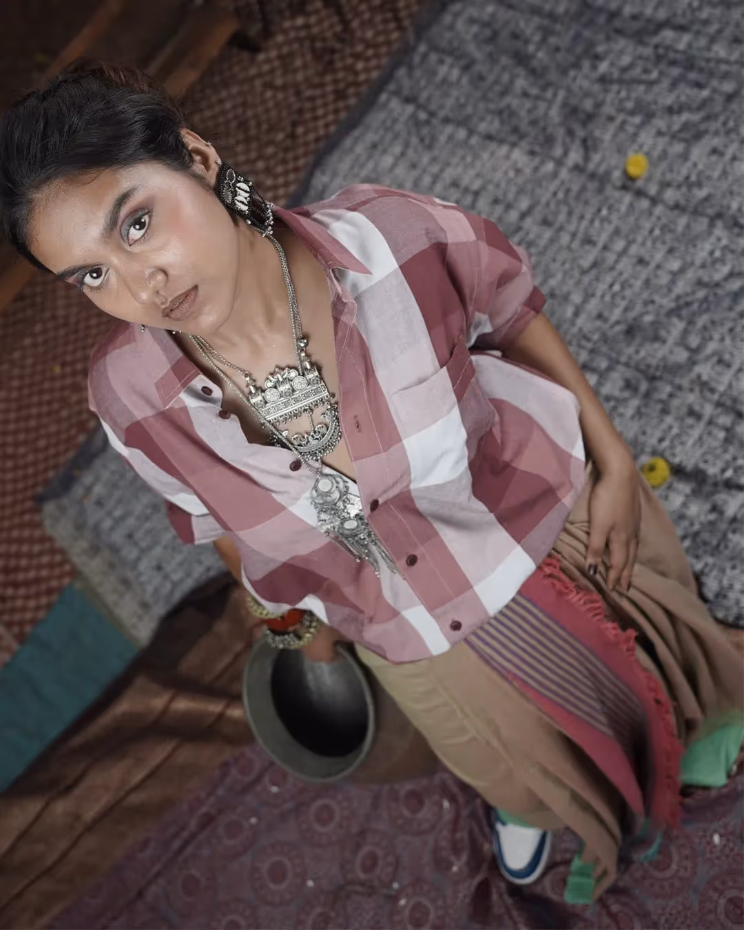 Kaaro Grounded Rose Handwoven Saree - photo 1 of 3