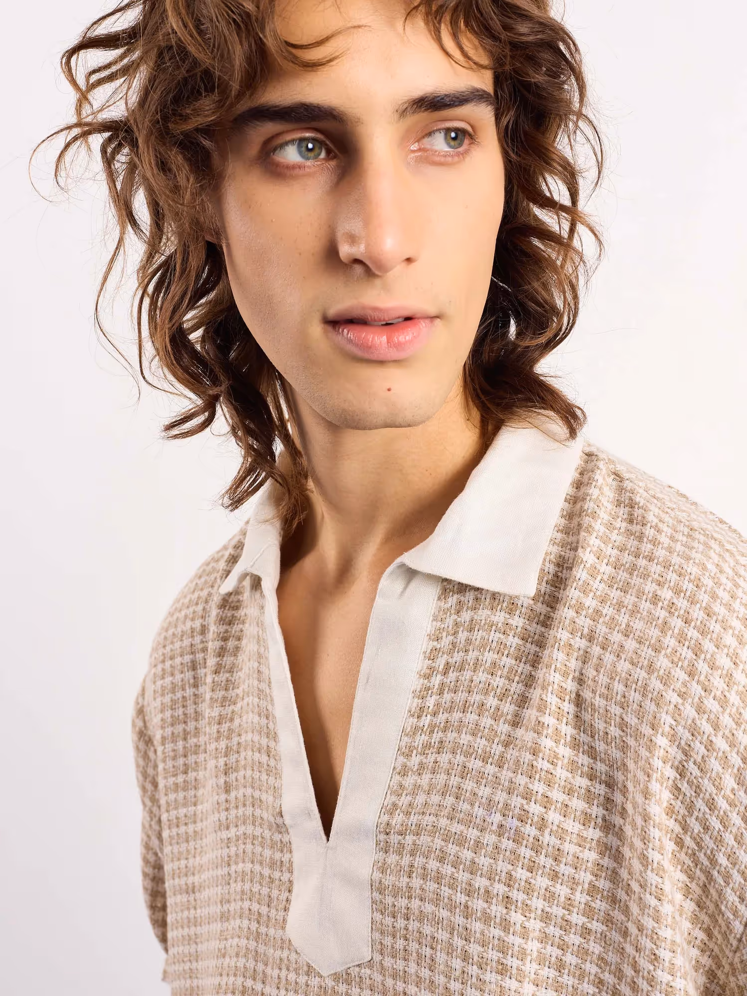 Beige Contrasting Collar Pullover image 5