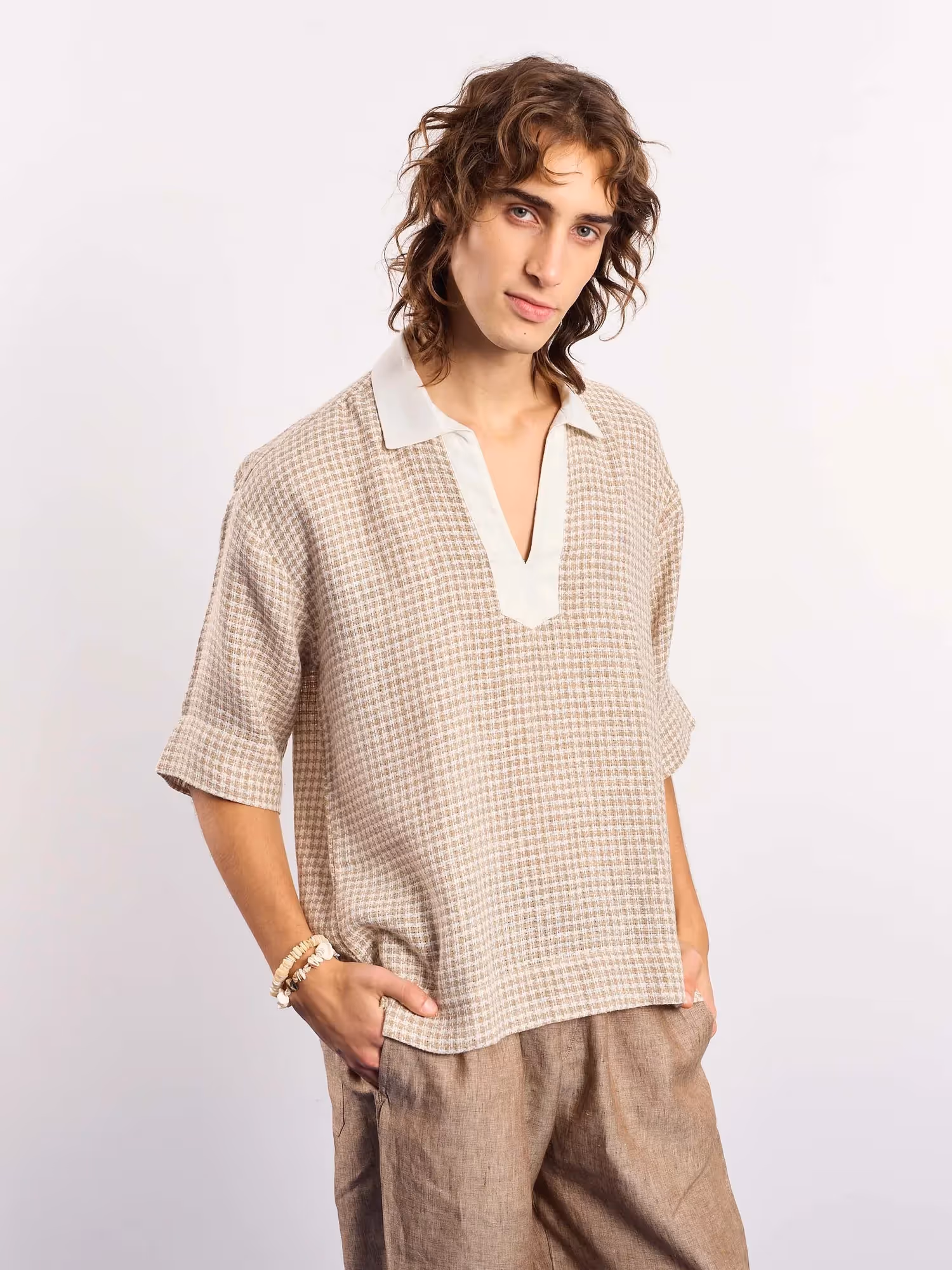 Beige Contrasting Collar Pullover image 6