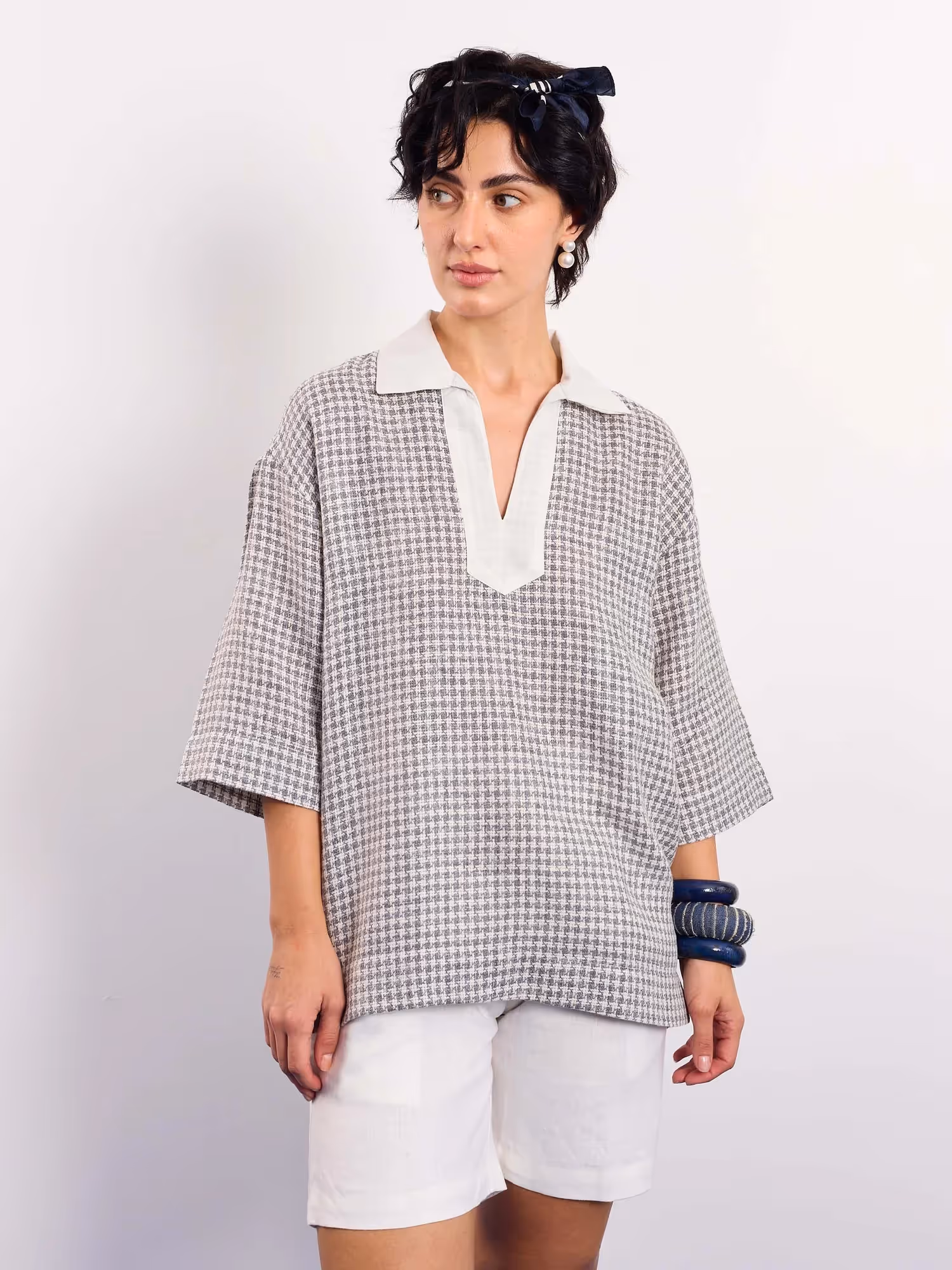 Blue Contrasting Collar Pullover image 4