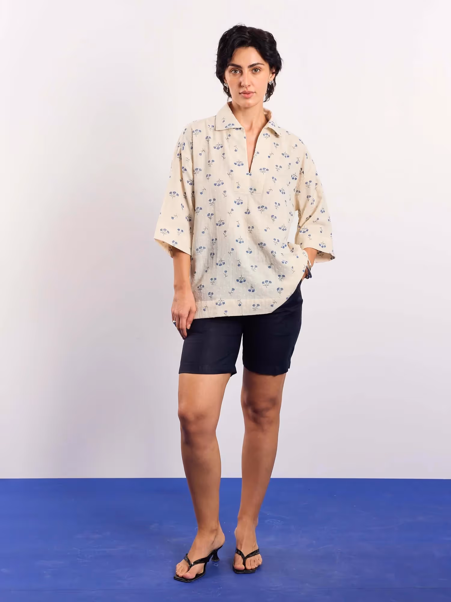 Ivory & Blue Floral Boota Print Pullover image 2