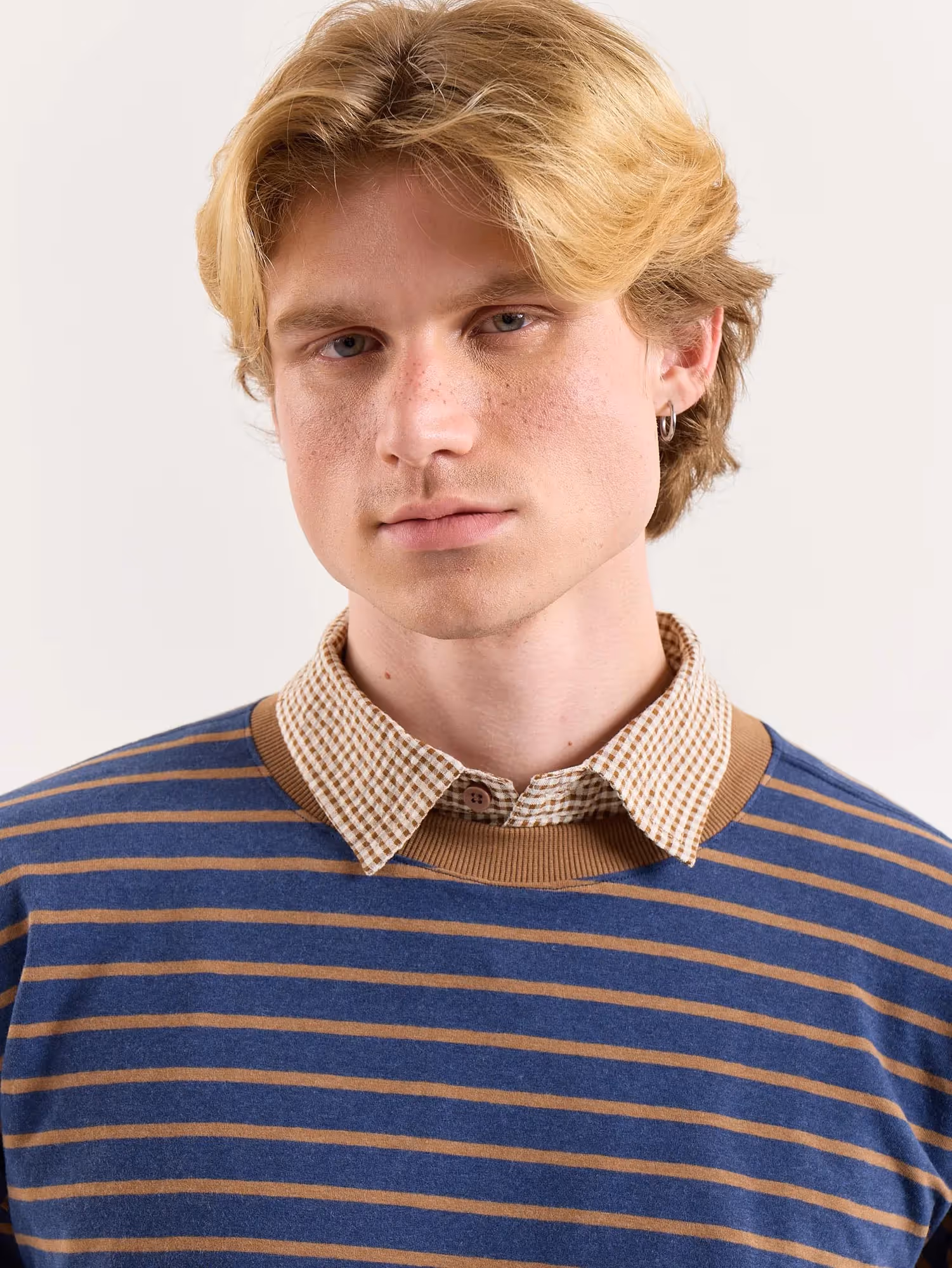 Navy & Beige Chambray Striped Cropped T-Shirt image 6