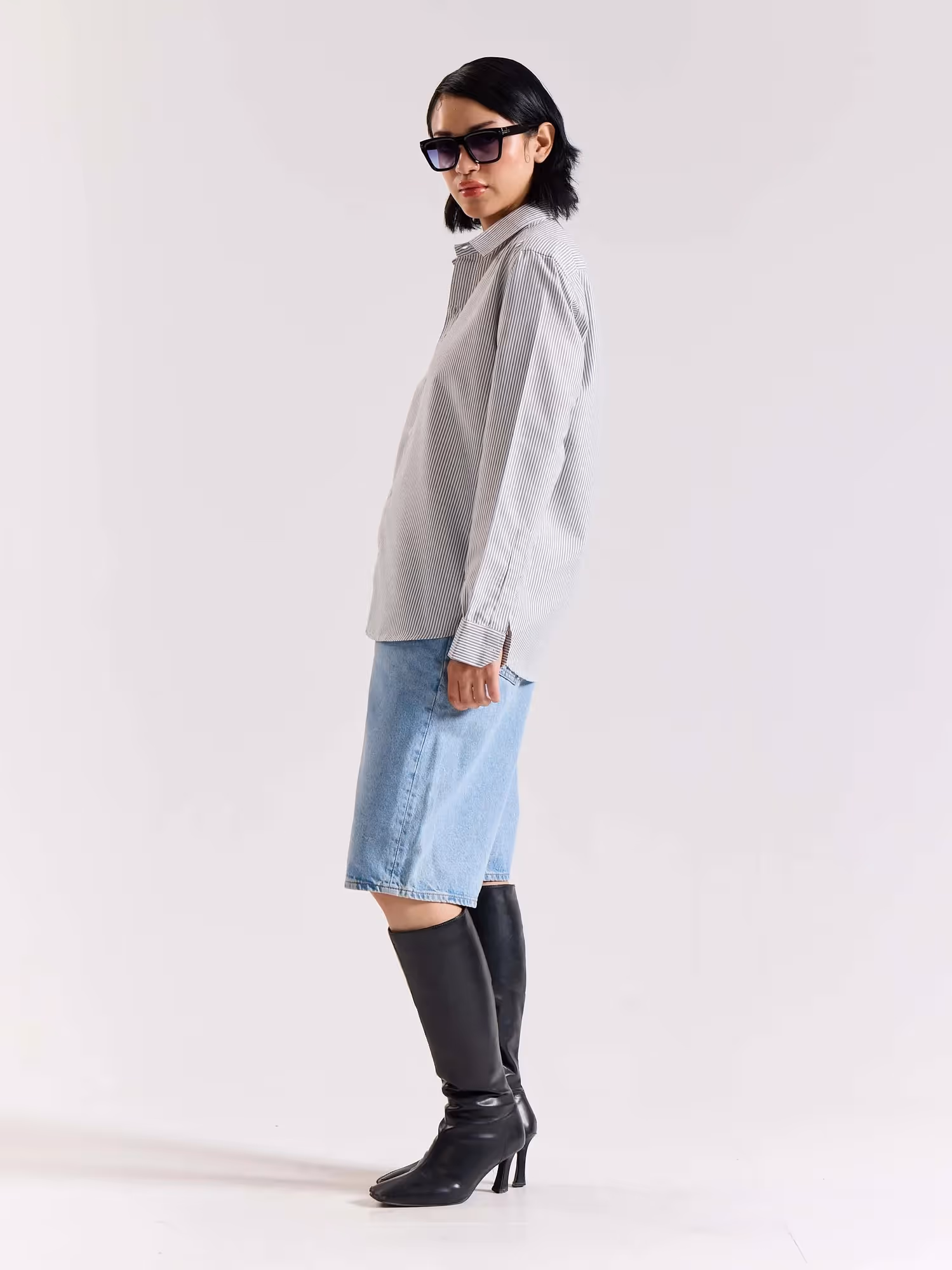 Relaxed Fit Black Striped Shirt image 3