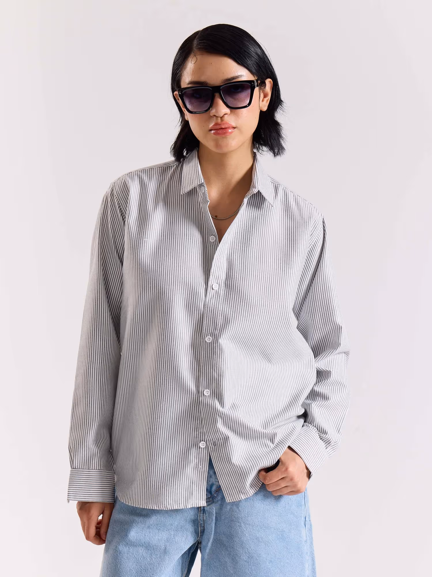 Relaxed Fit Black Striped Shirt image 5