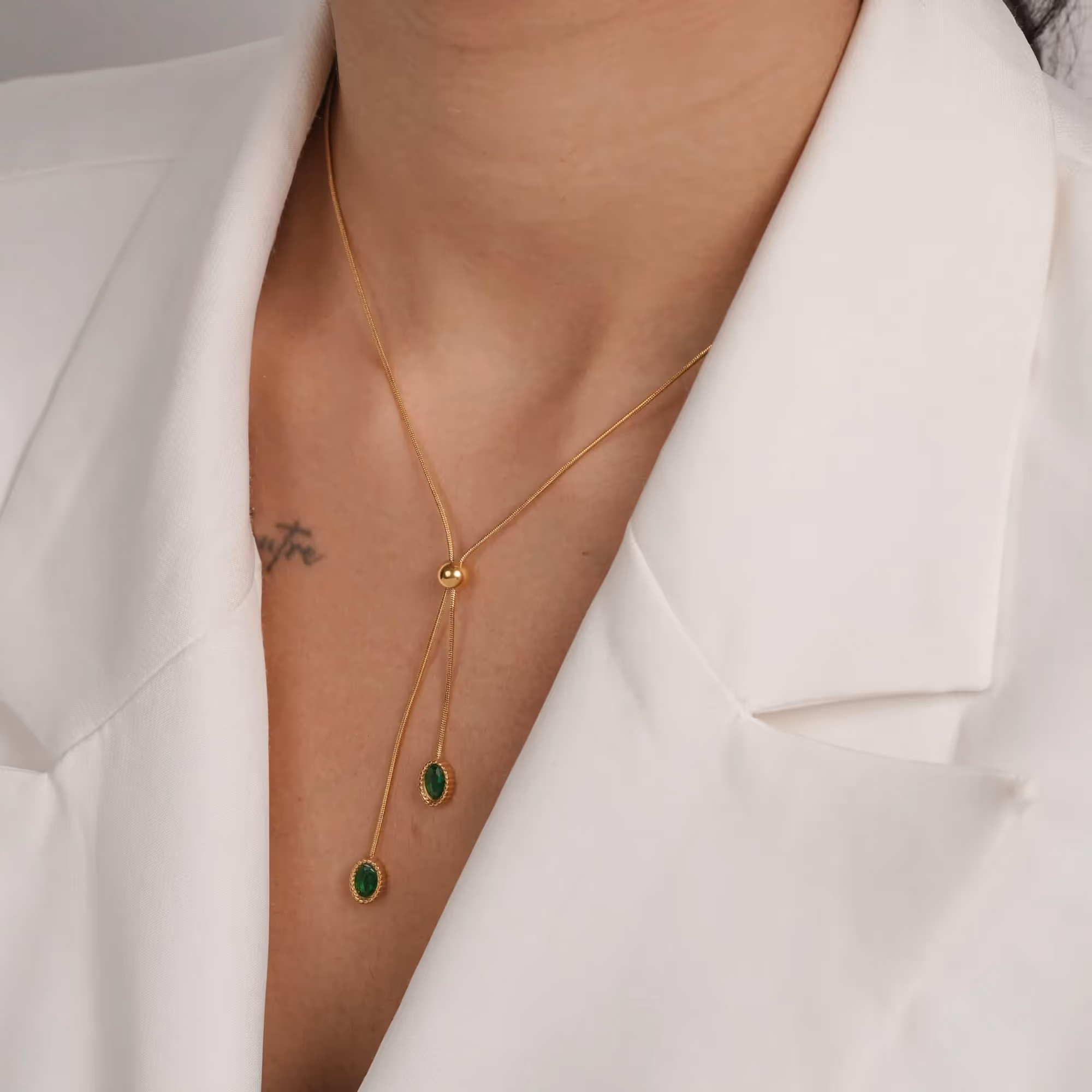 Emerald Tie Necklace  image 3