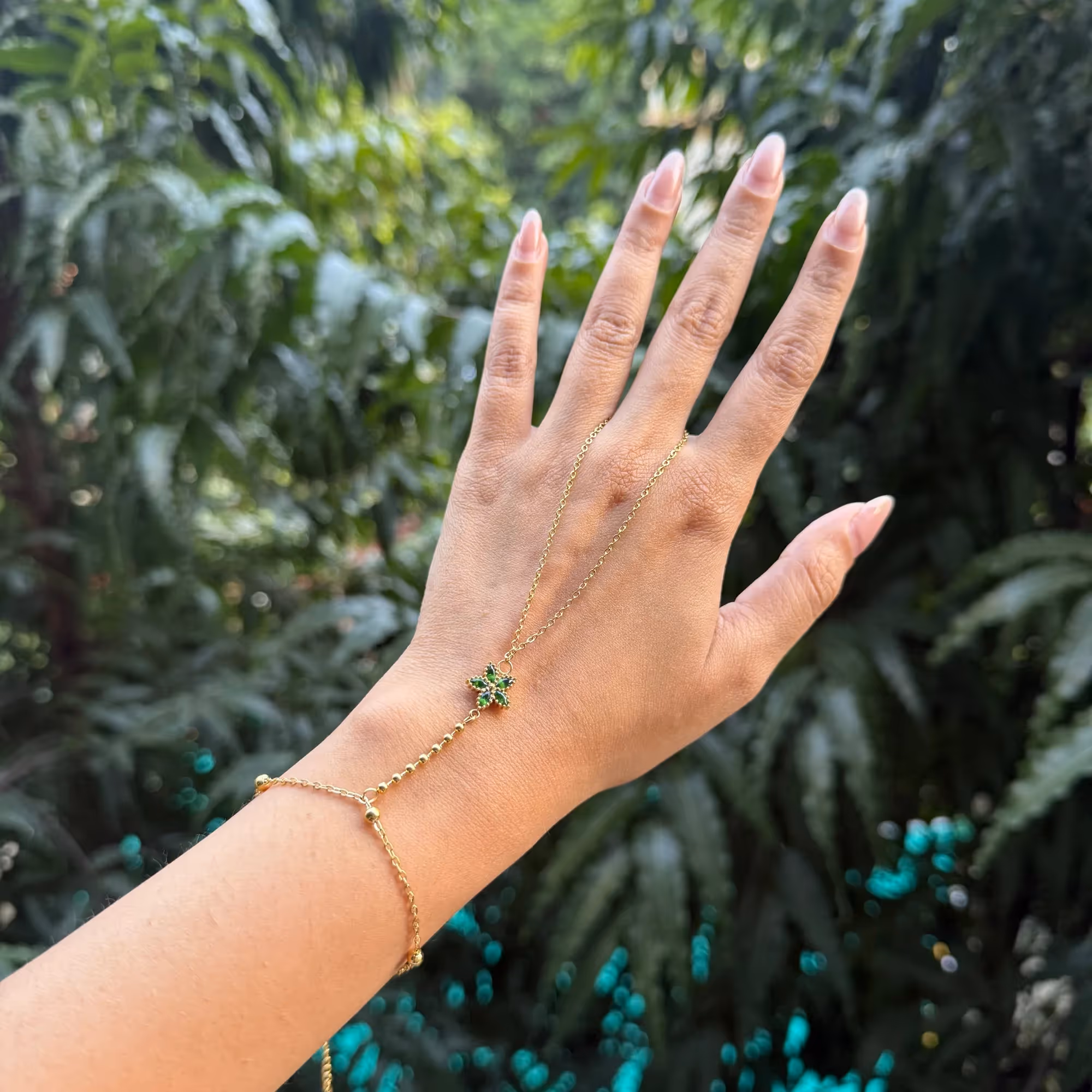 Verde Floral Handchain image 3