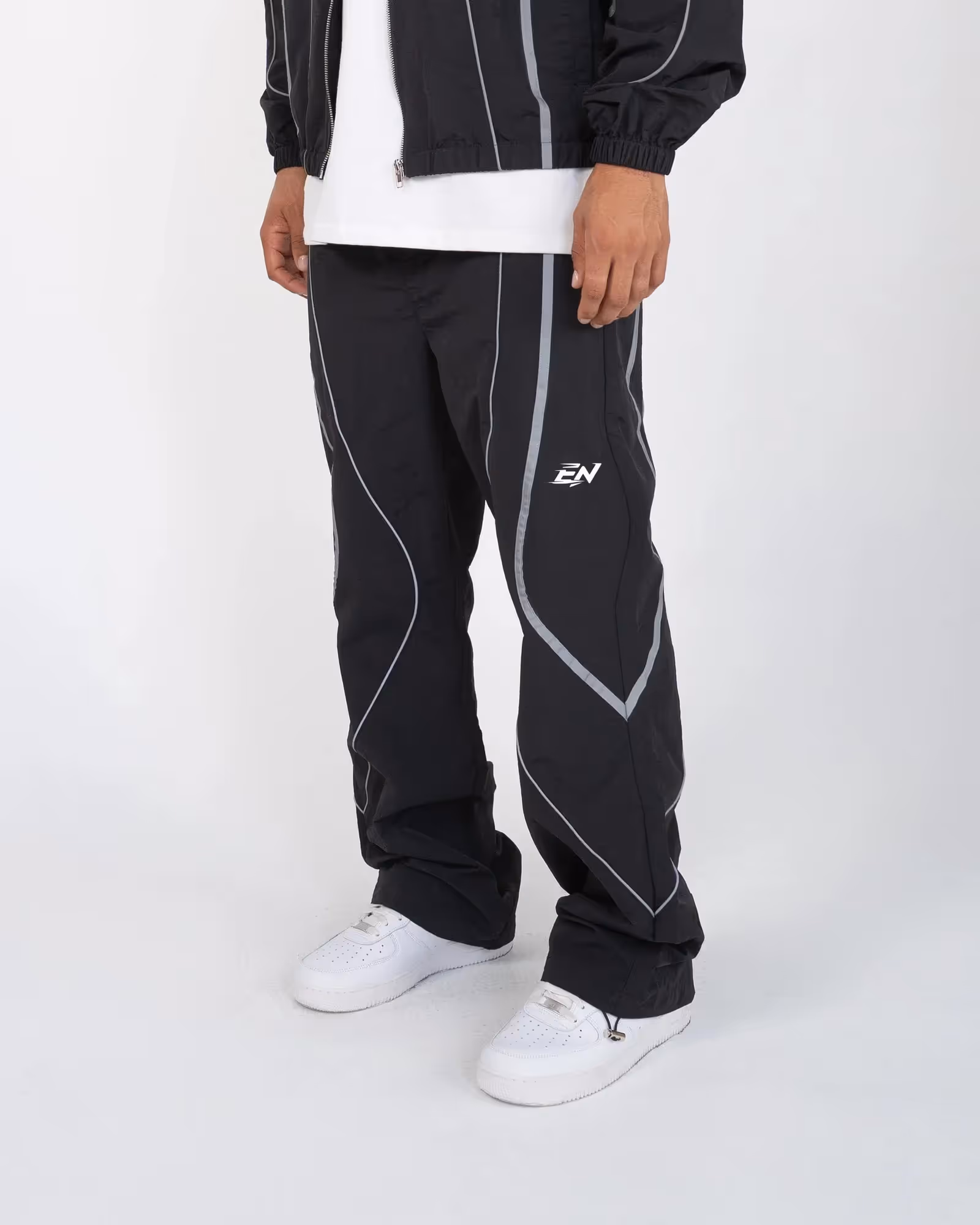 Iconic Nylon Trackjacket and Trackpant  image 10