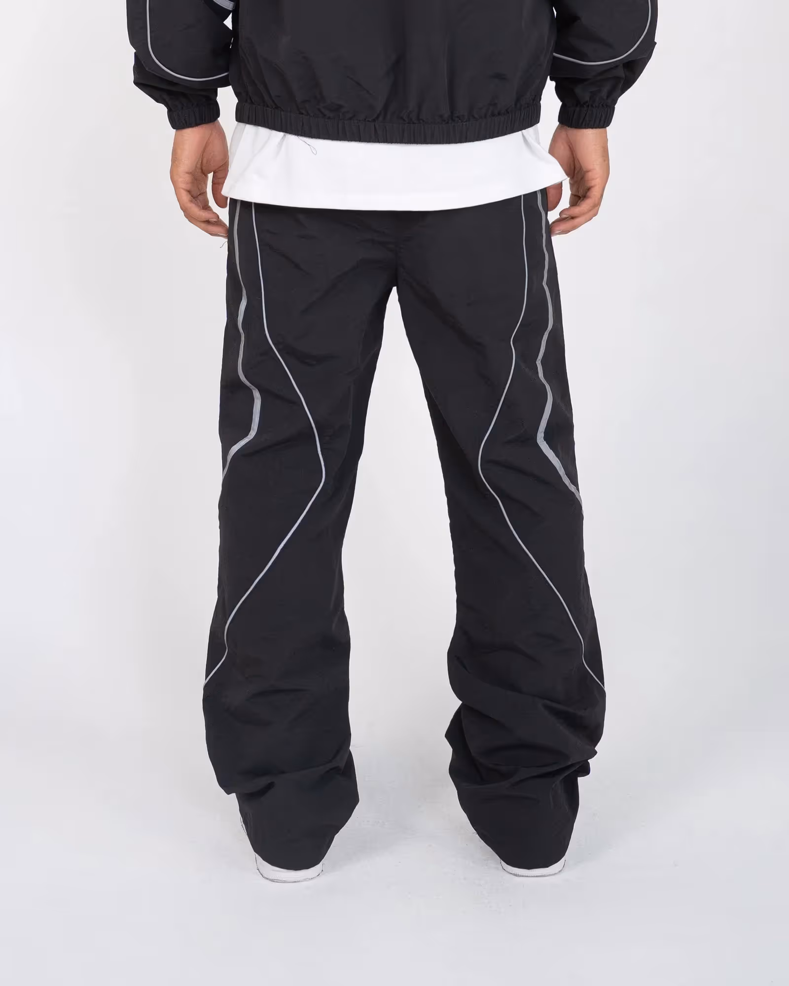 Iconic Nylon Trackjacket and Trackpant  image 8