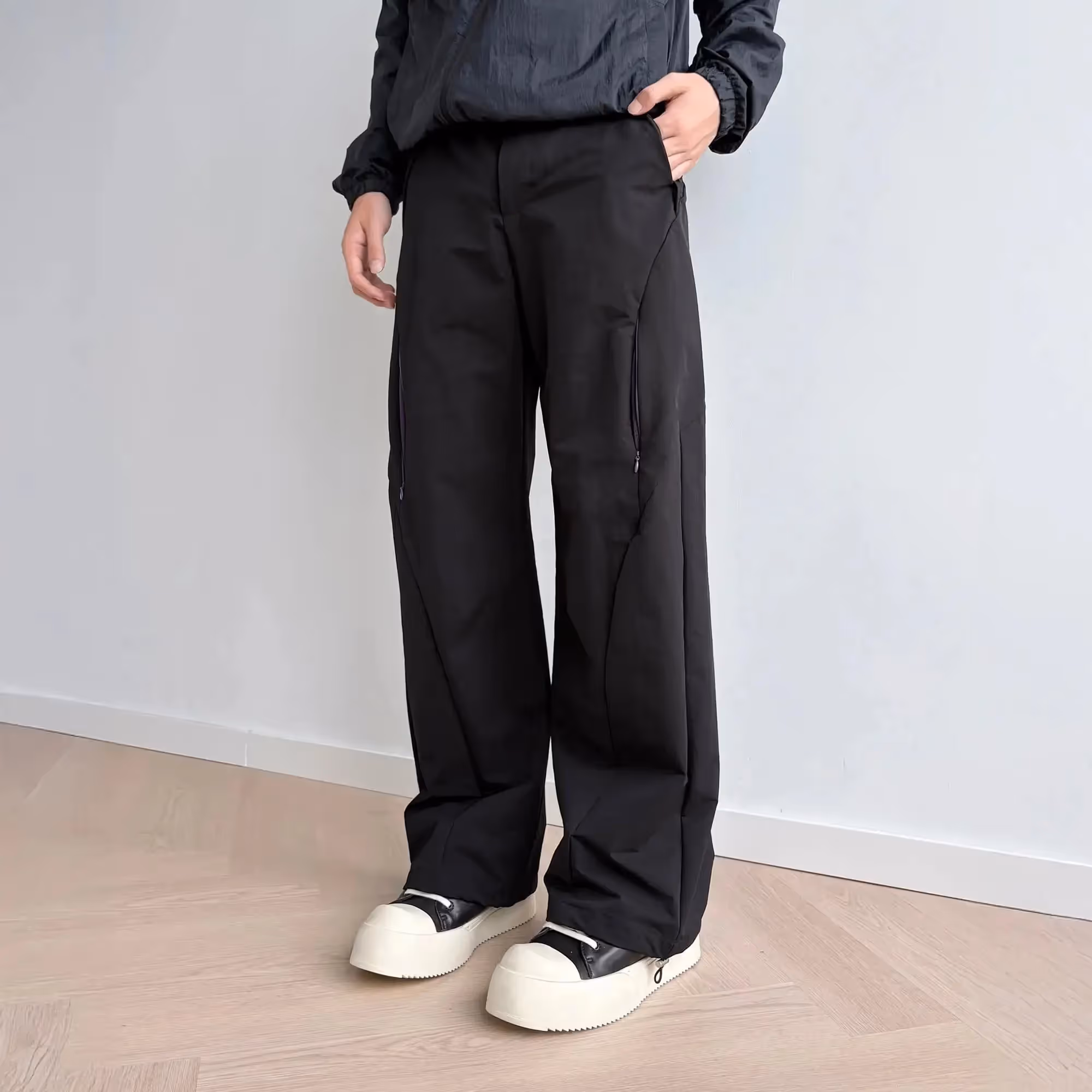 Kevil Nylon Pant image 4