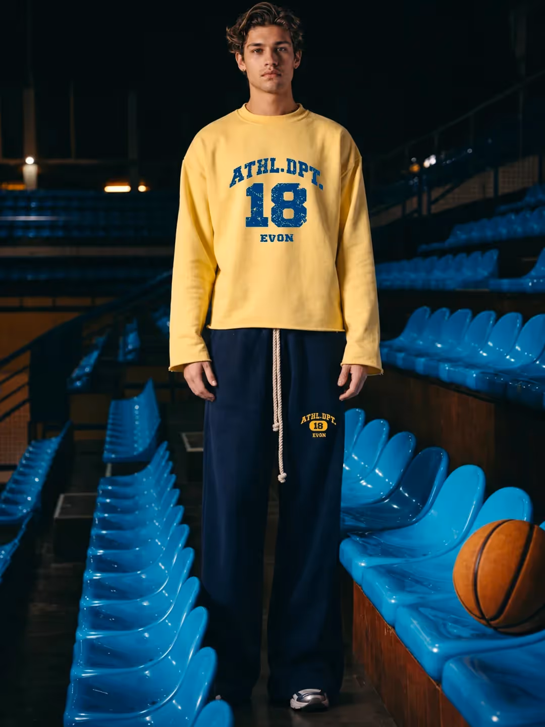 League 18 Sweatpant  image 8