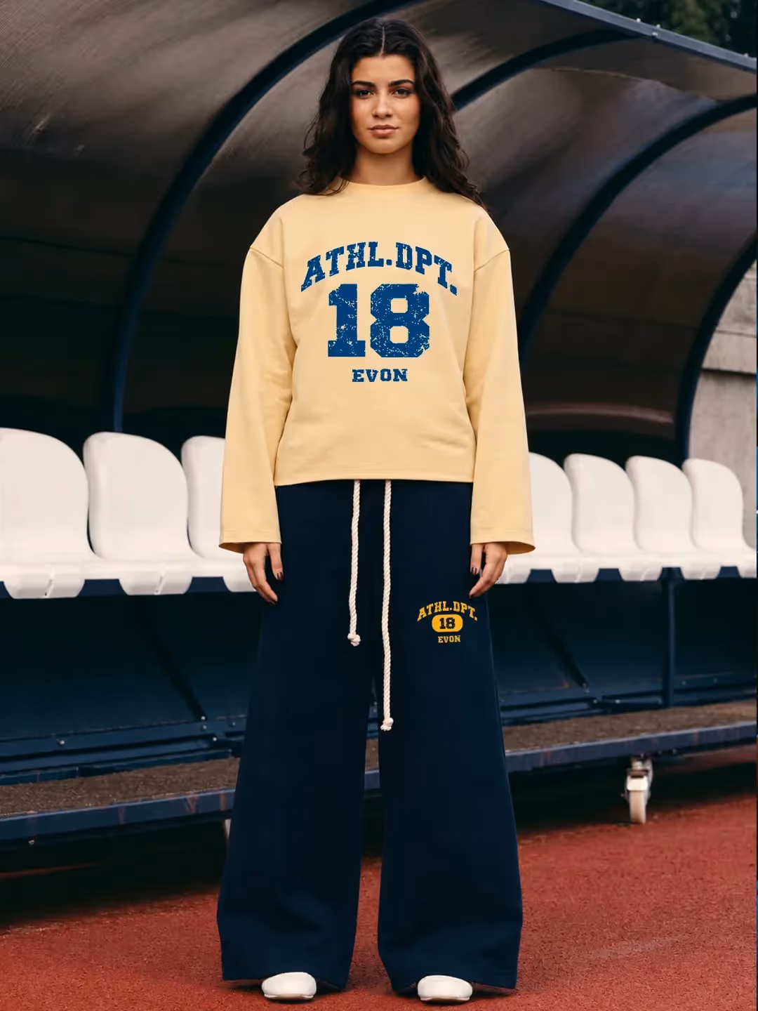League 18 Sweatpants image 1