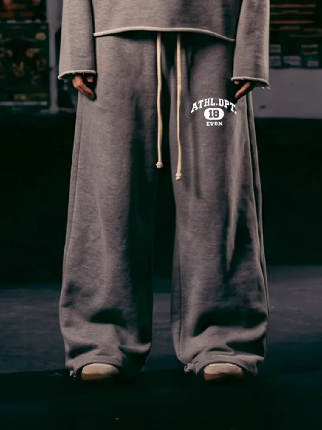 League 18 Sweatpants  image 8