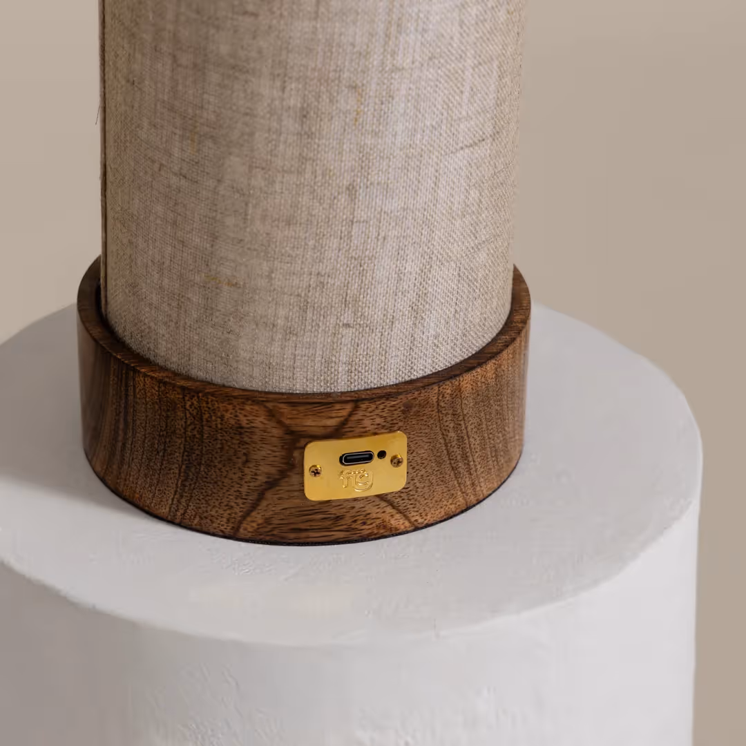 Magnus Touch Table Lamp image 12
