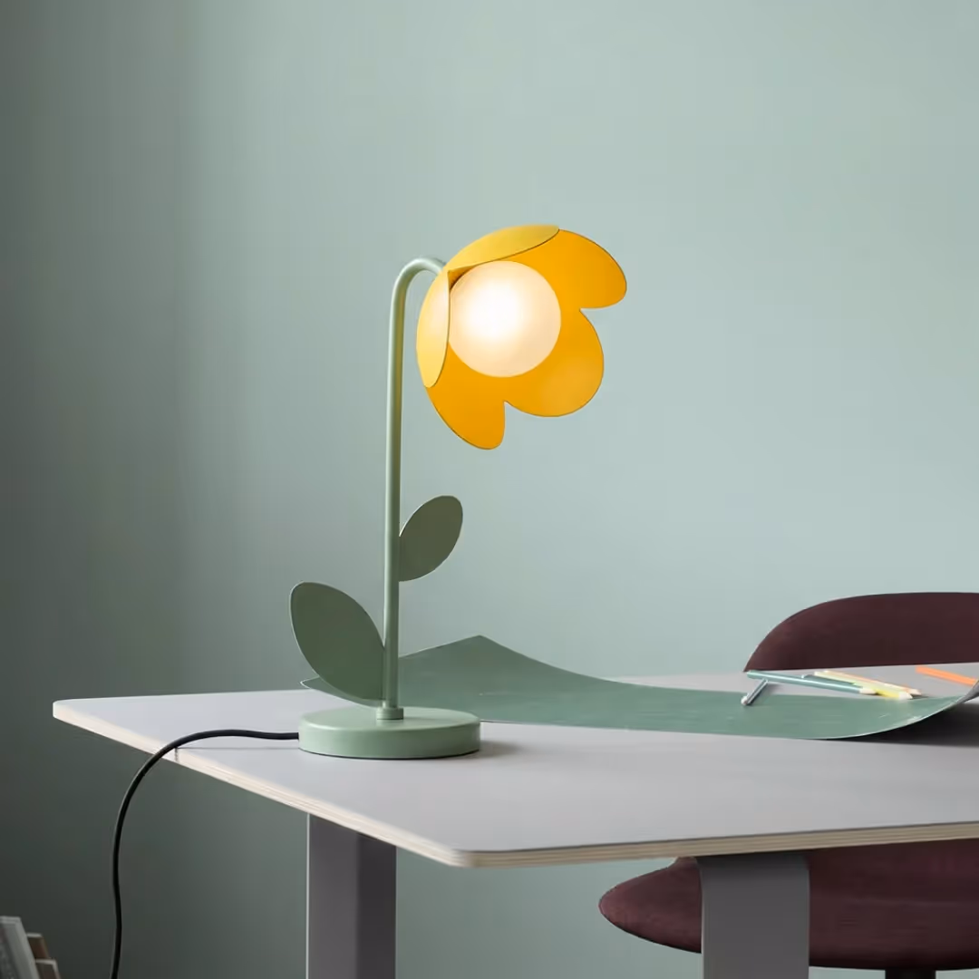 Petal Bloom Table Lamp image 7