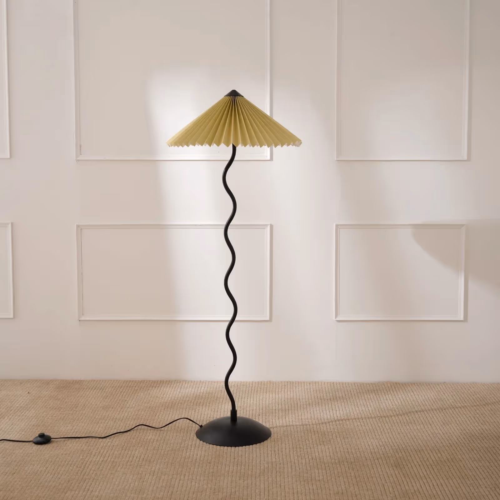 Wavy Floor Lamp image 1