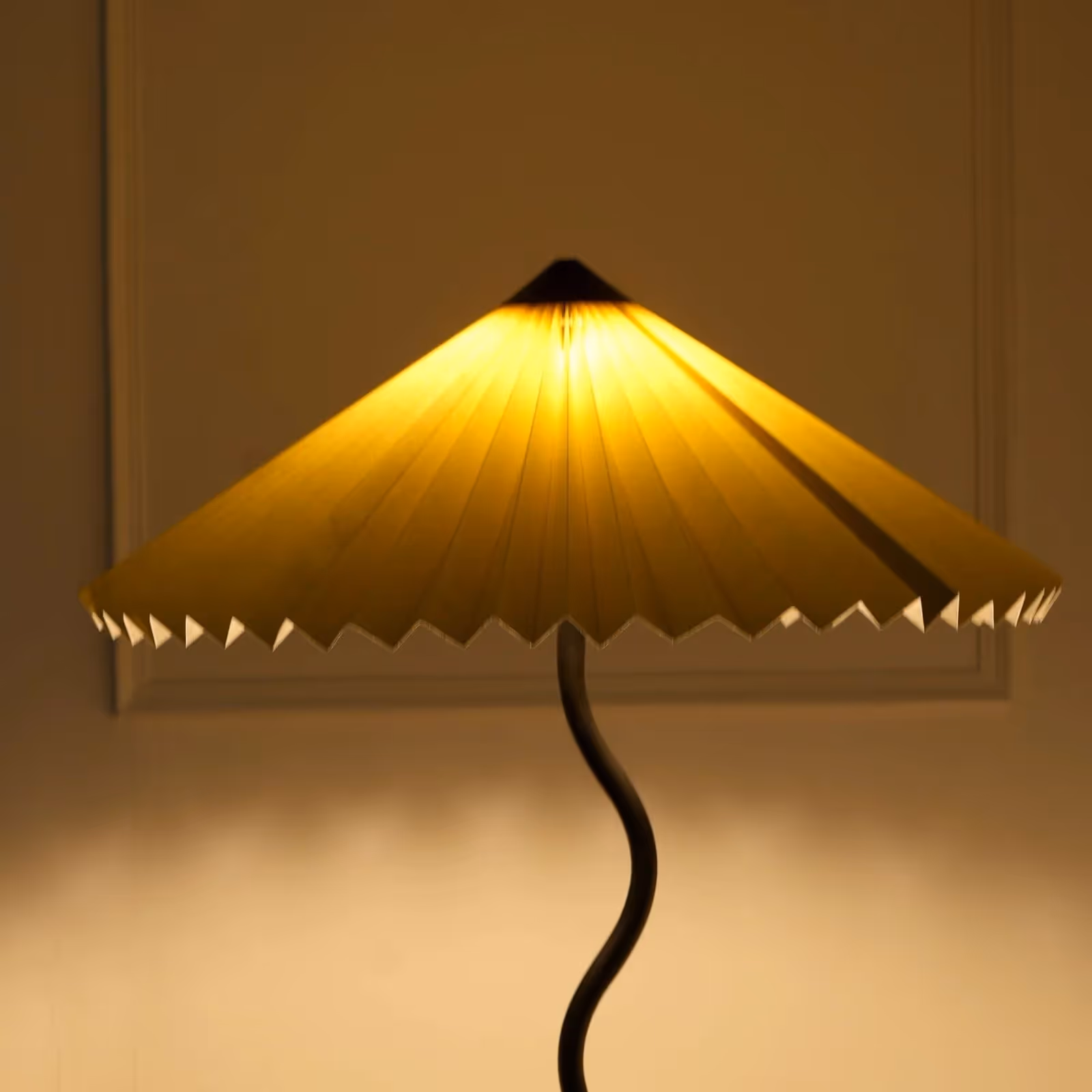Wavy Floor Lamp image 4