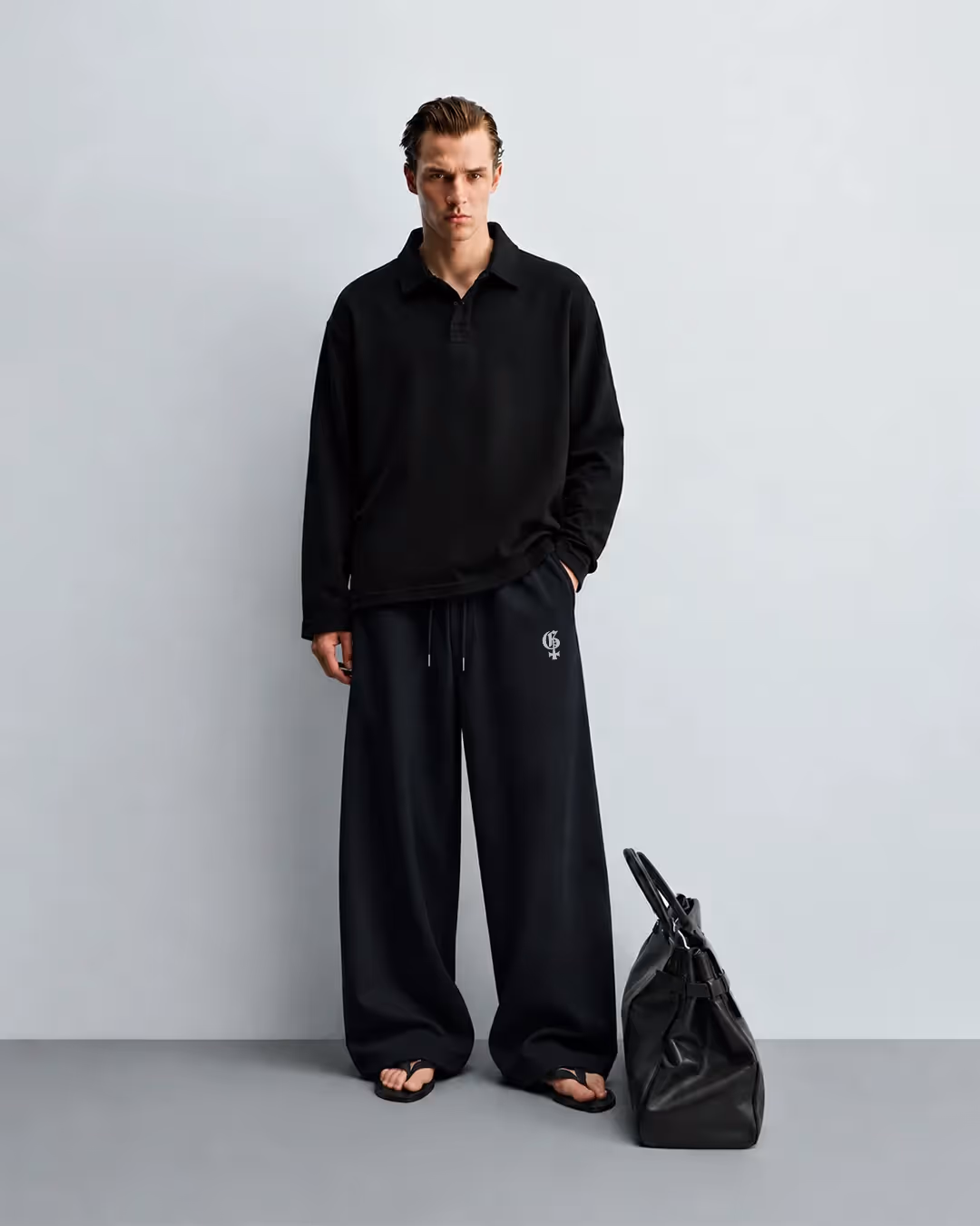 Basic Navy Baggy Pants image 3