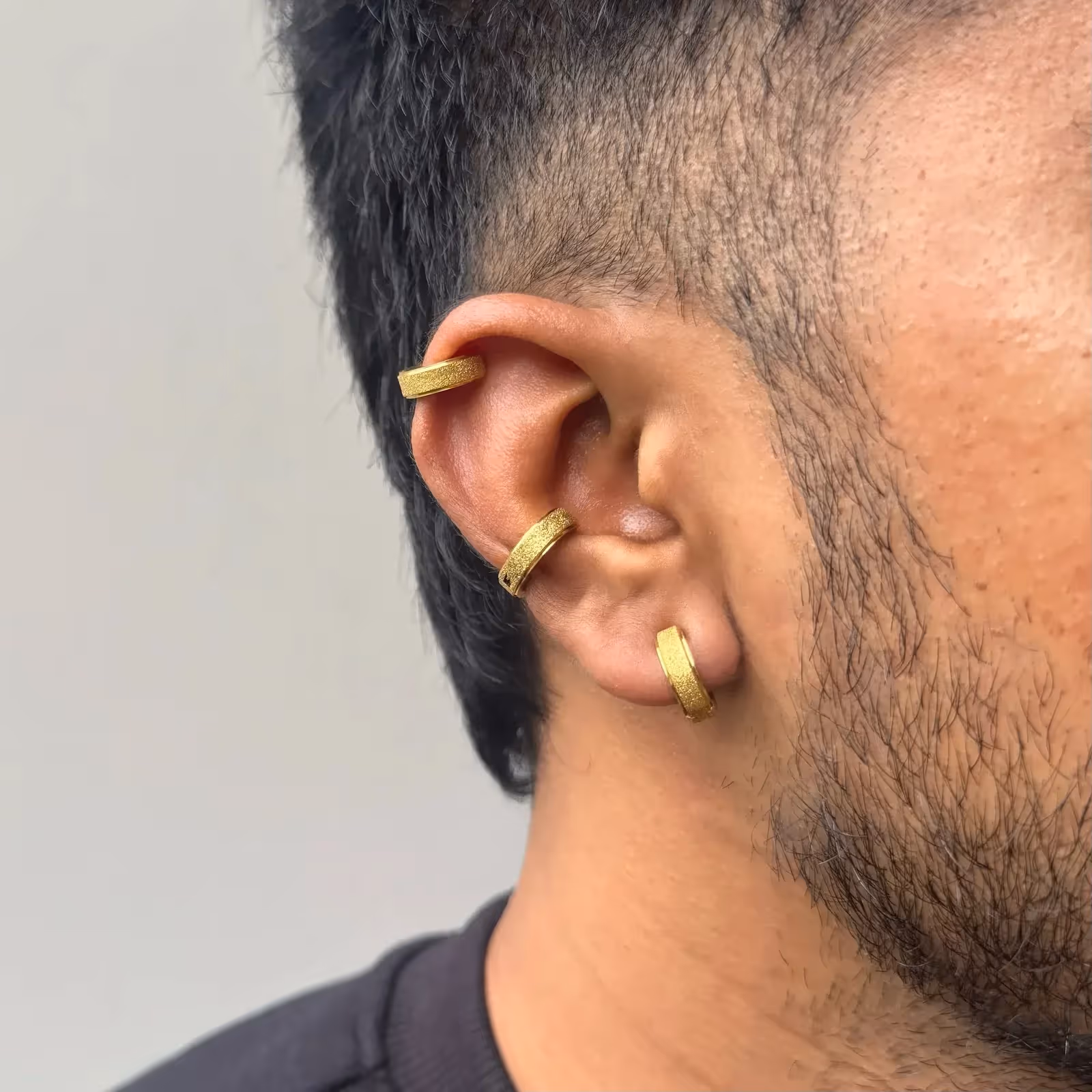 Grytt FROSTED PRESSING HOOP/CUFF (GOLD NON-PIERCED) - photo 1 of 4