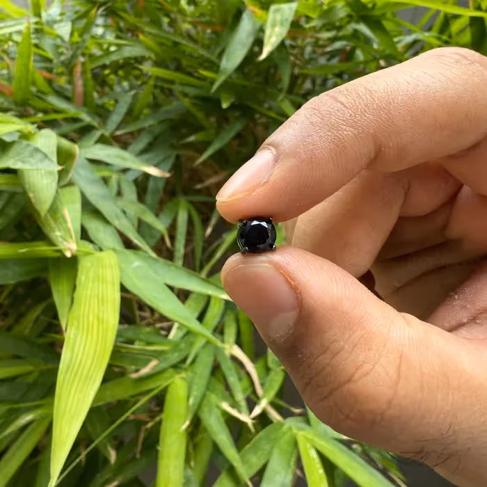 Grytt ROUND BLACK STUD - (MAGNETIC NON-PIERCED) - photo 3 of 4