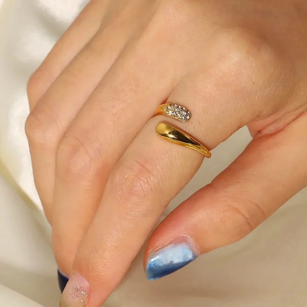 Lynn Ring (Adjustable)