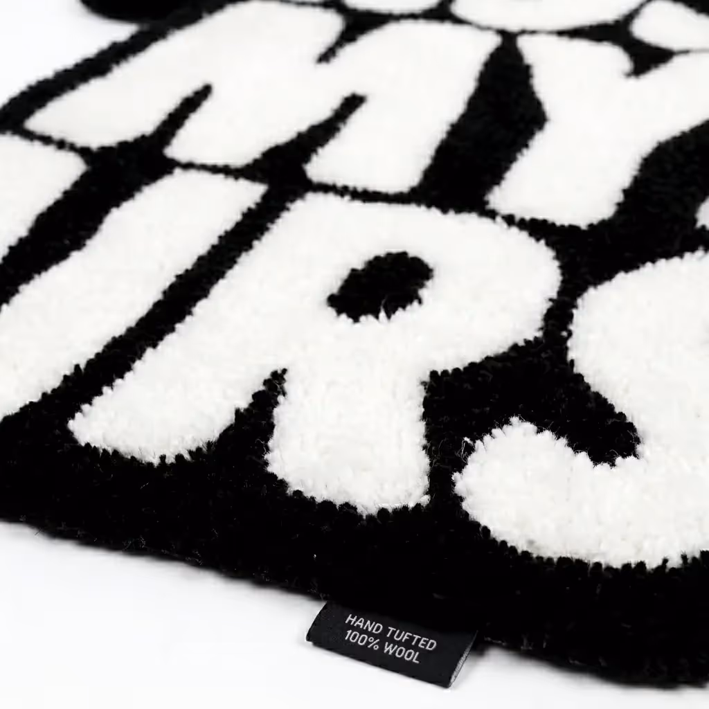 Kiss My Airs Text Aesthetic Rug image 2