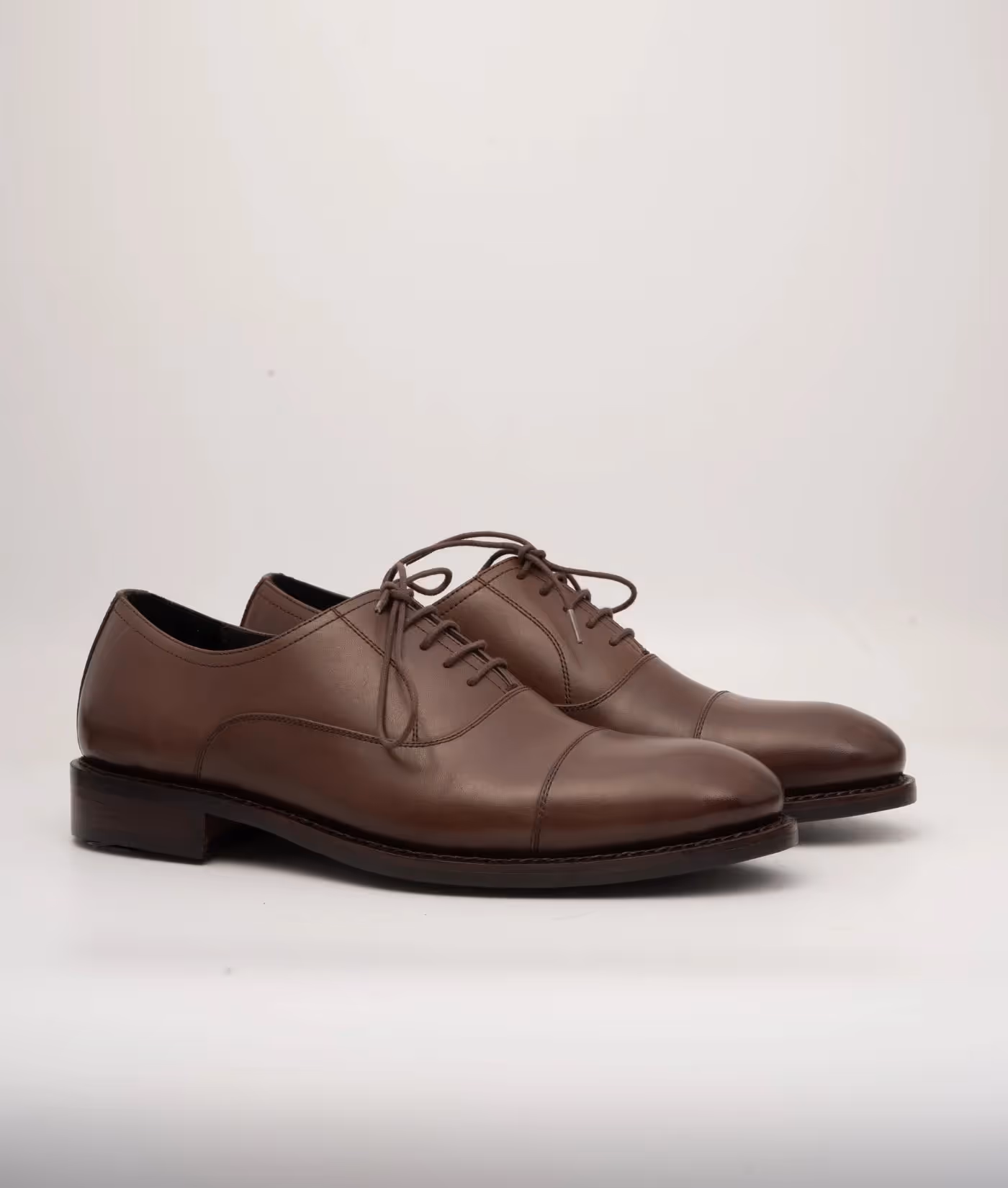 Classic Hand Welted Brown Captoe Oxford image 3