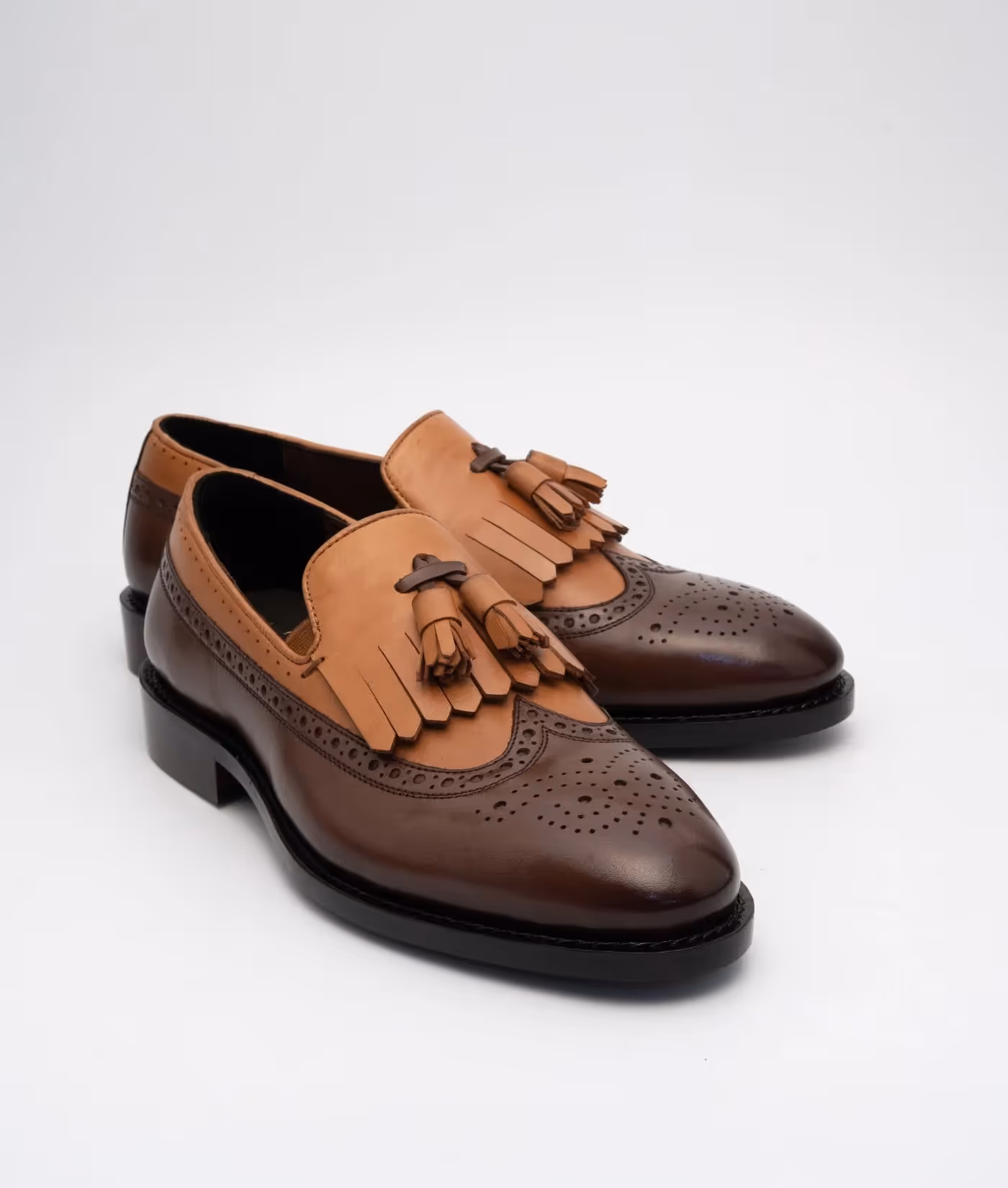 Handwelted Dual Tone Full Grain Brogue Tassel Loafer image 3
