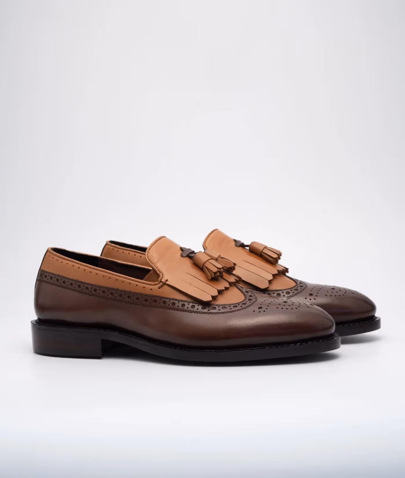 Handwelted Dual Tone Full Grain Brogue Tassel Loafer image 5