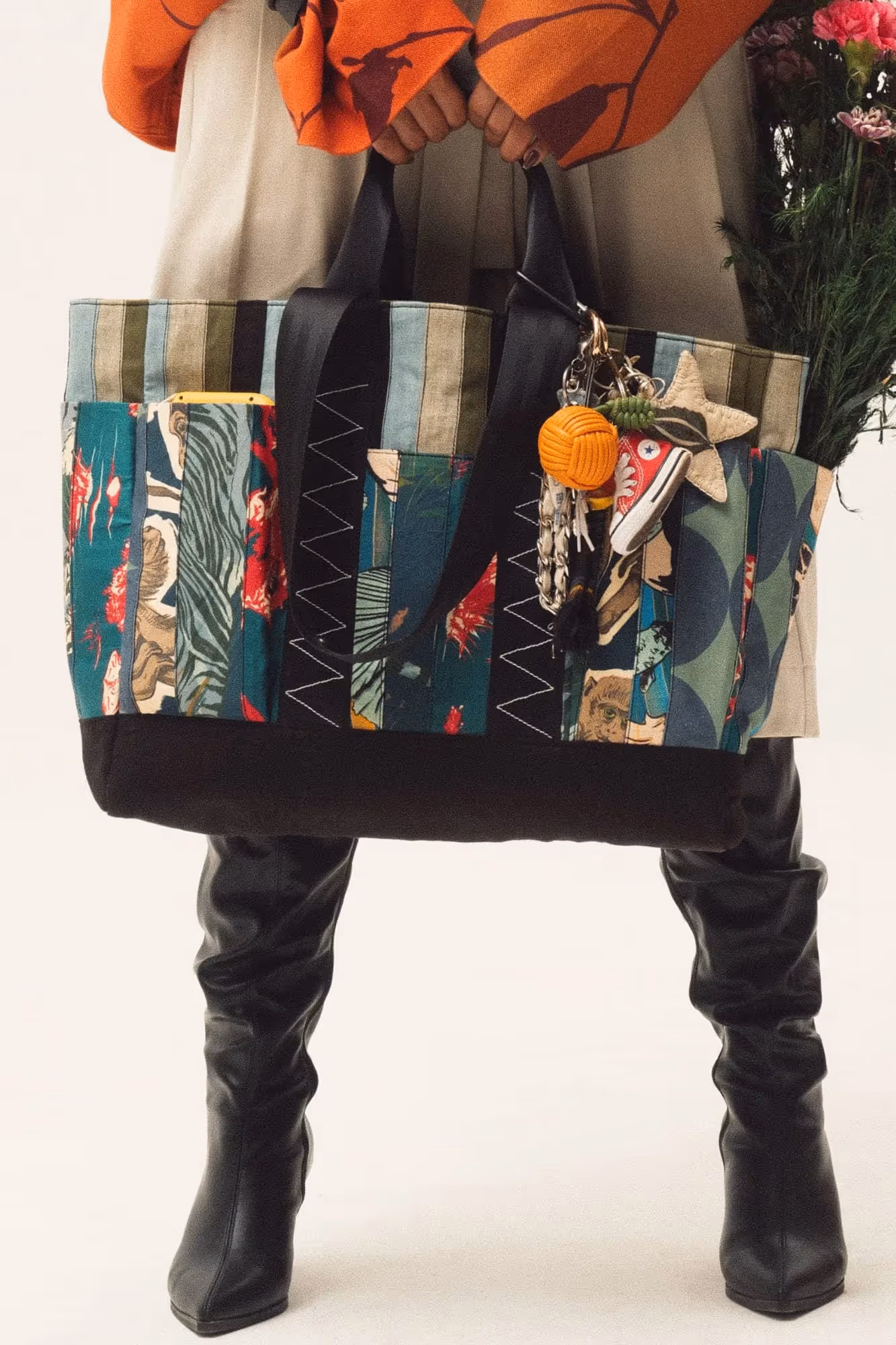 Multi-Pocket Bag Mountain image 2