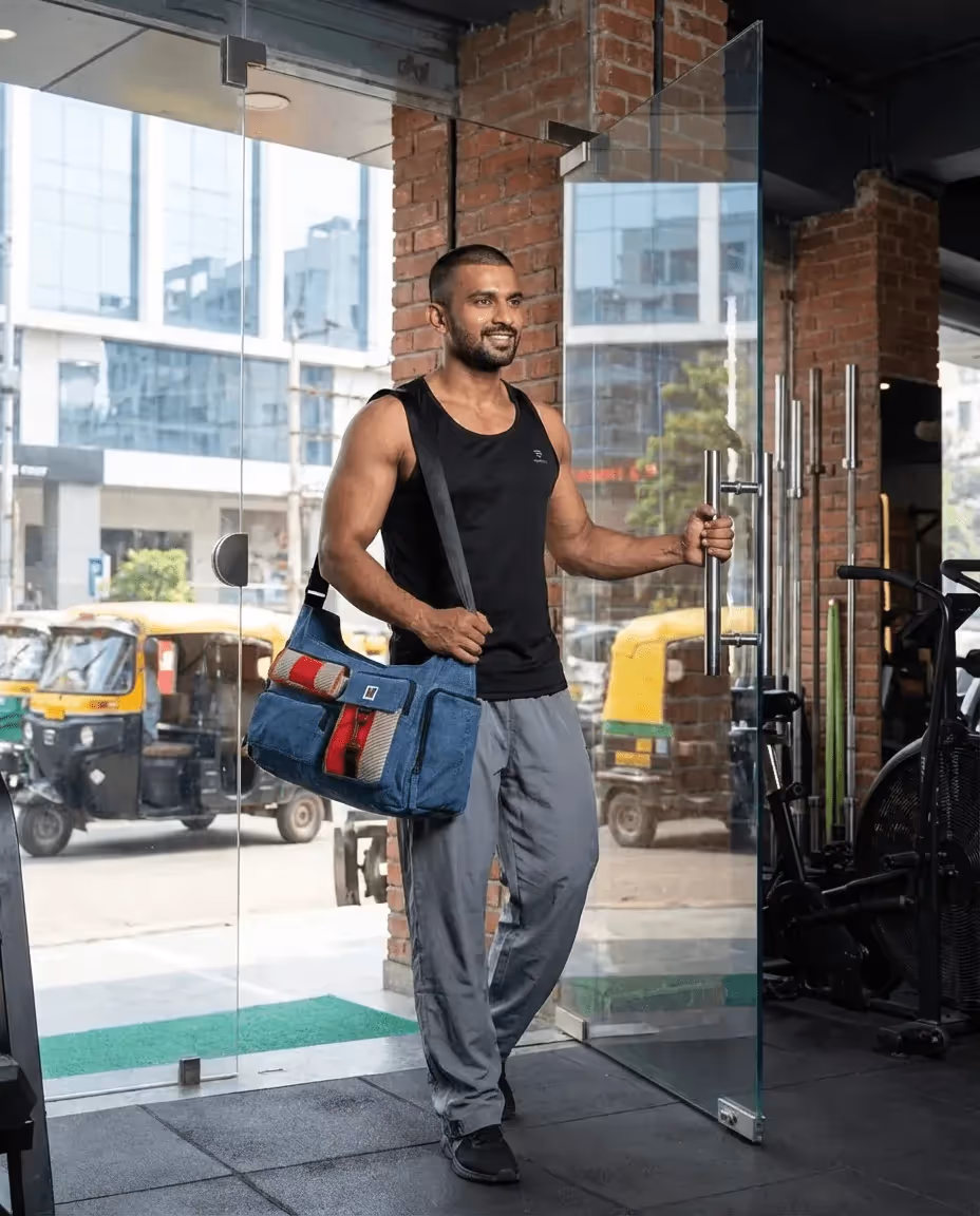 Pocket Cluster Gym Bag Denim image 8