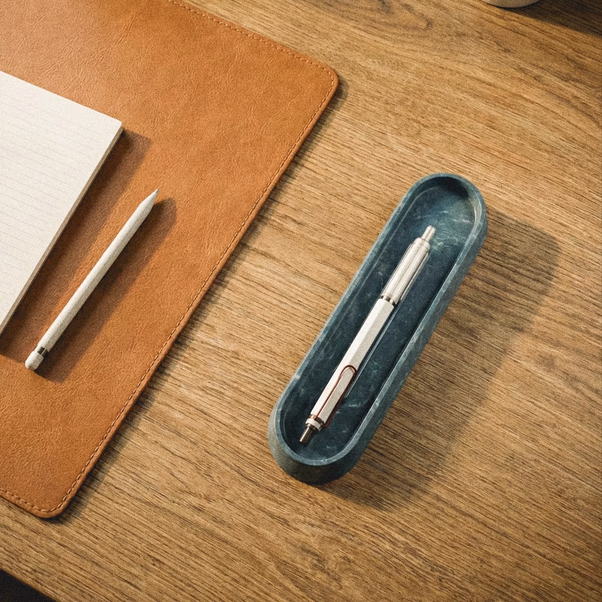 Linea Pen Tray image 2