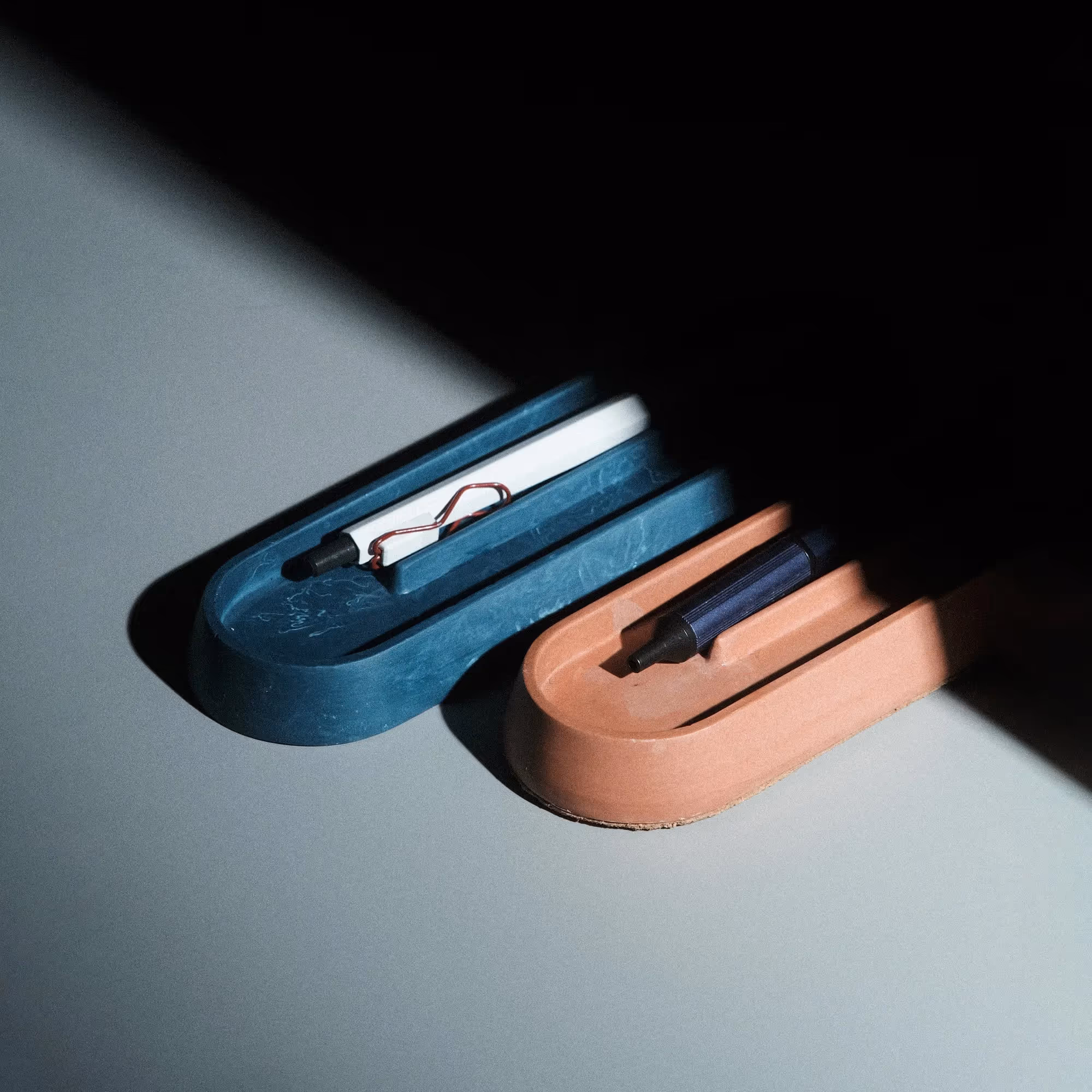 Linea Pen Tray image 6