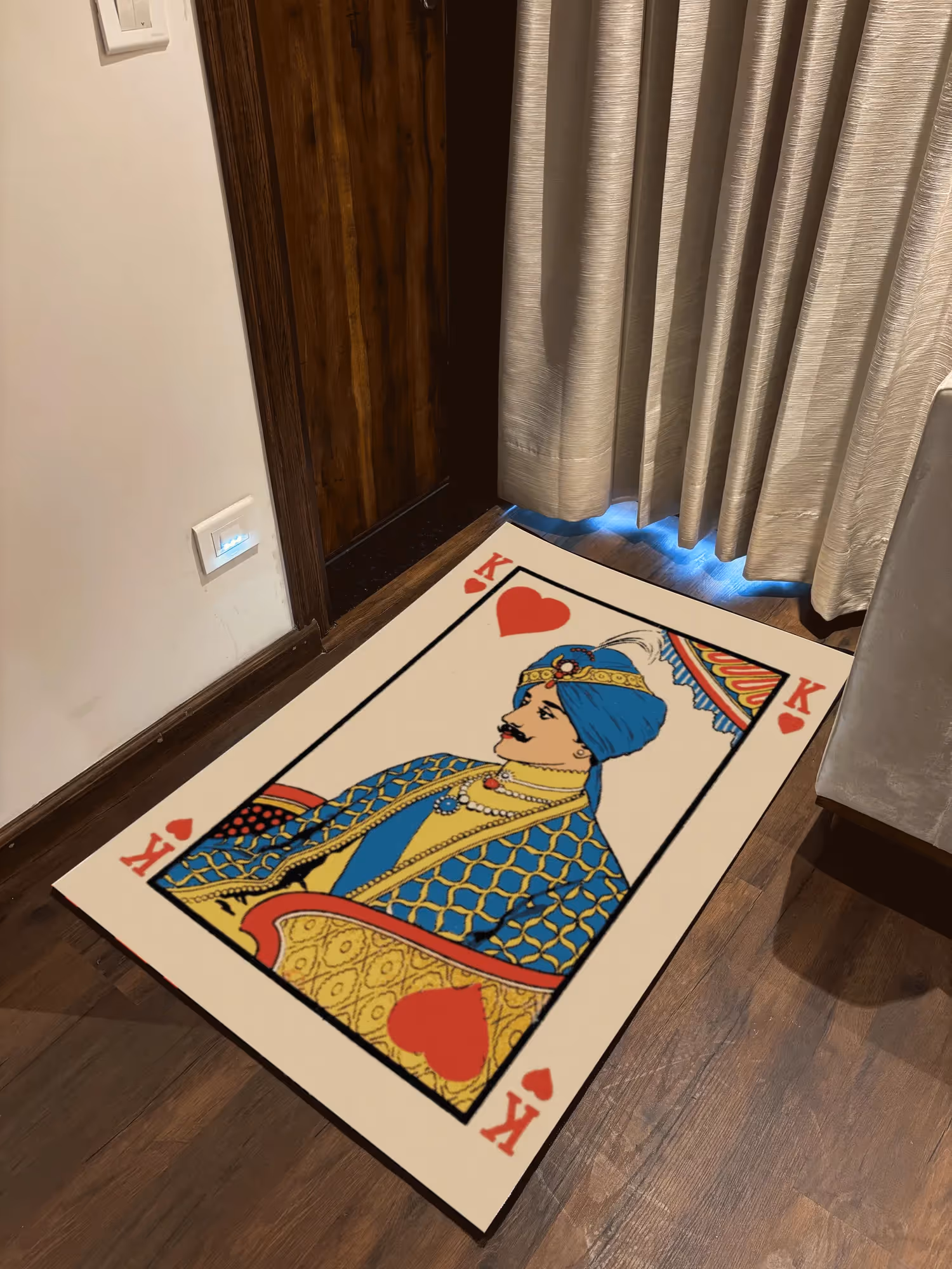 King Of Hearts Washable Rug image 2