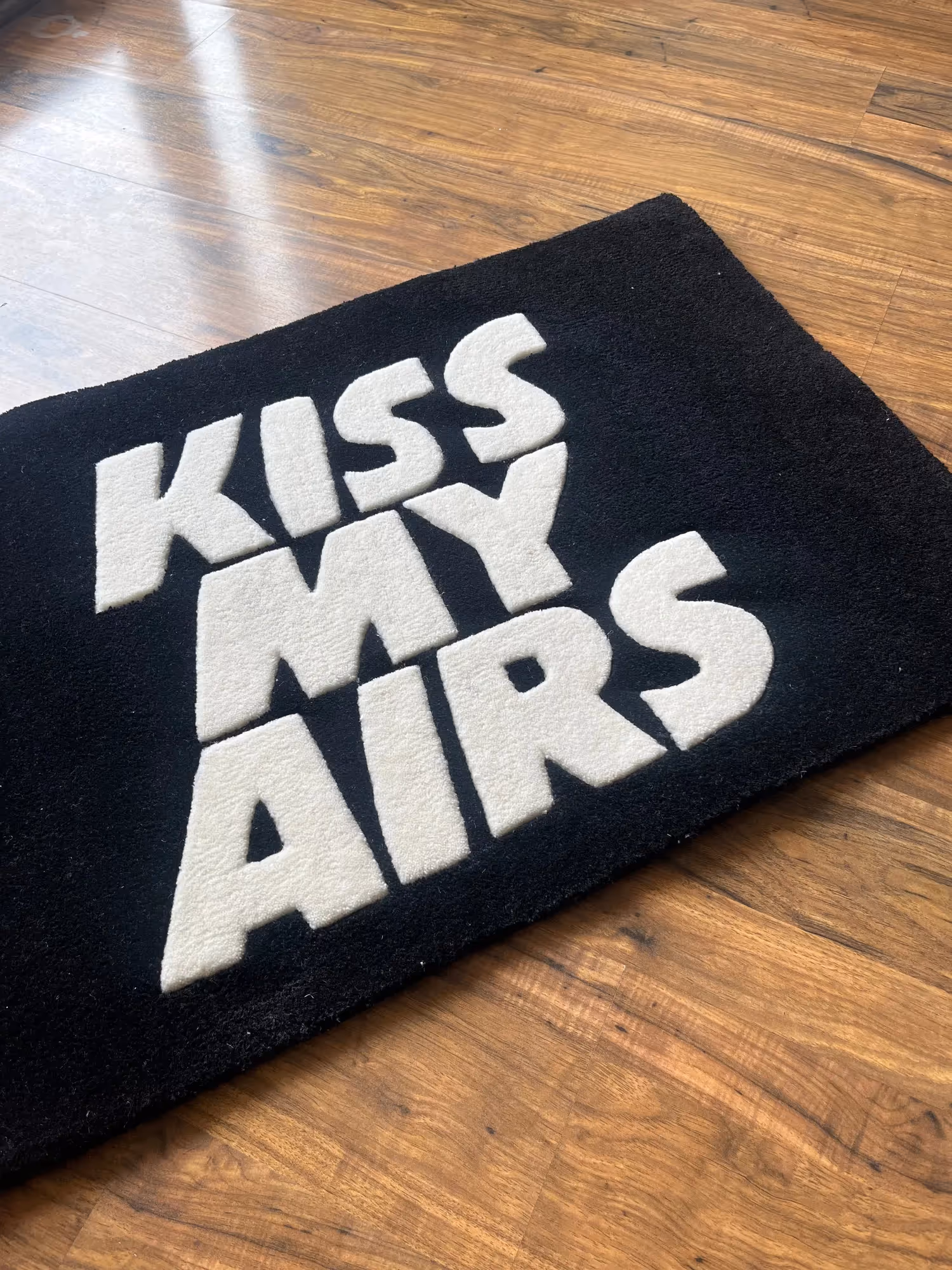 Kiss My Airs Hand Tufted Rug image 3