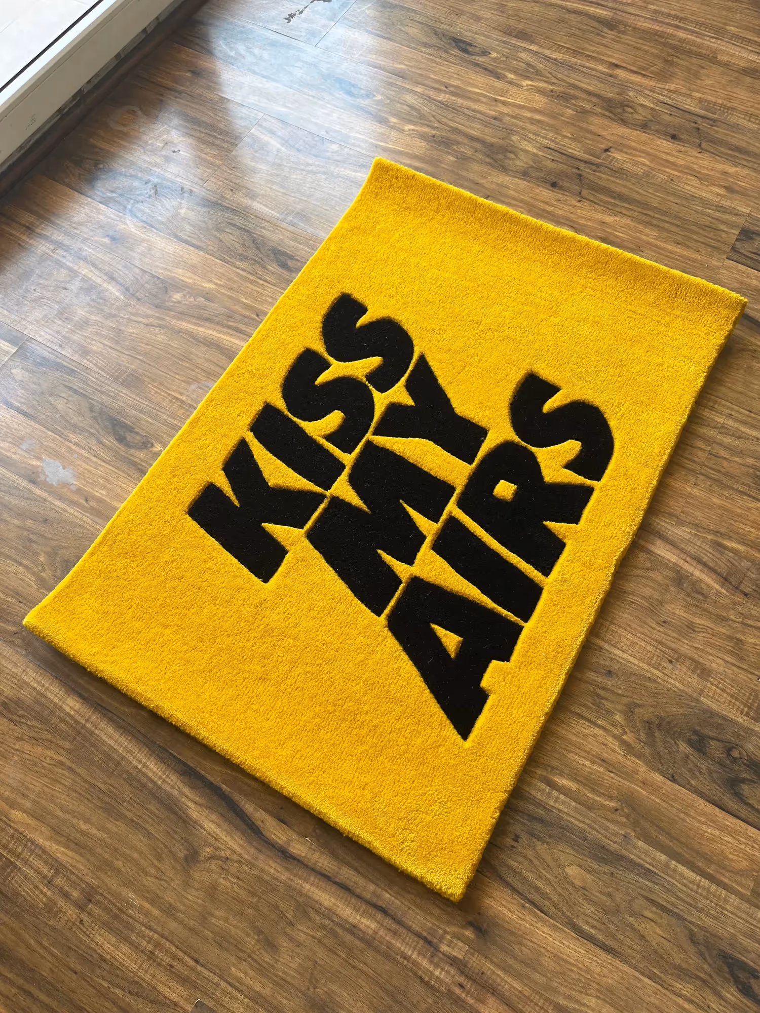Kiss My Airs Hand Tufted Rug image 4