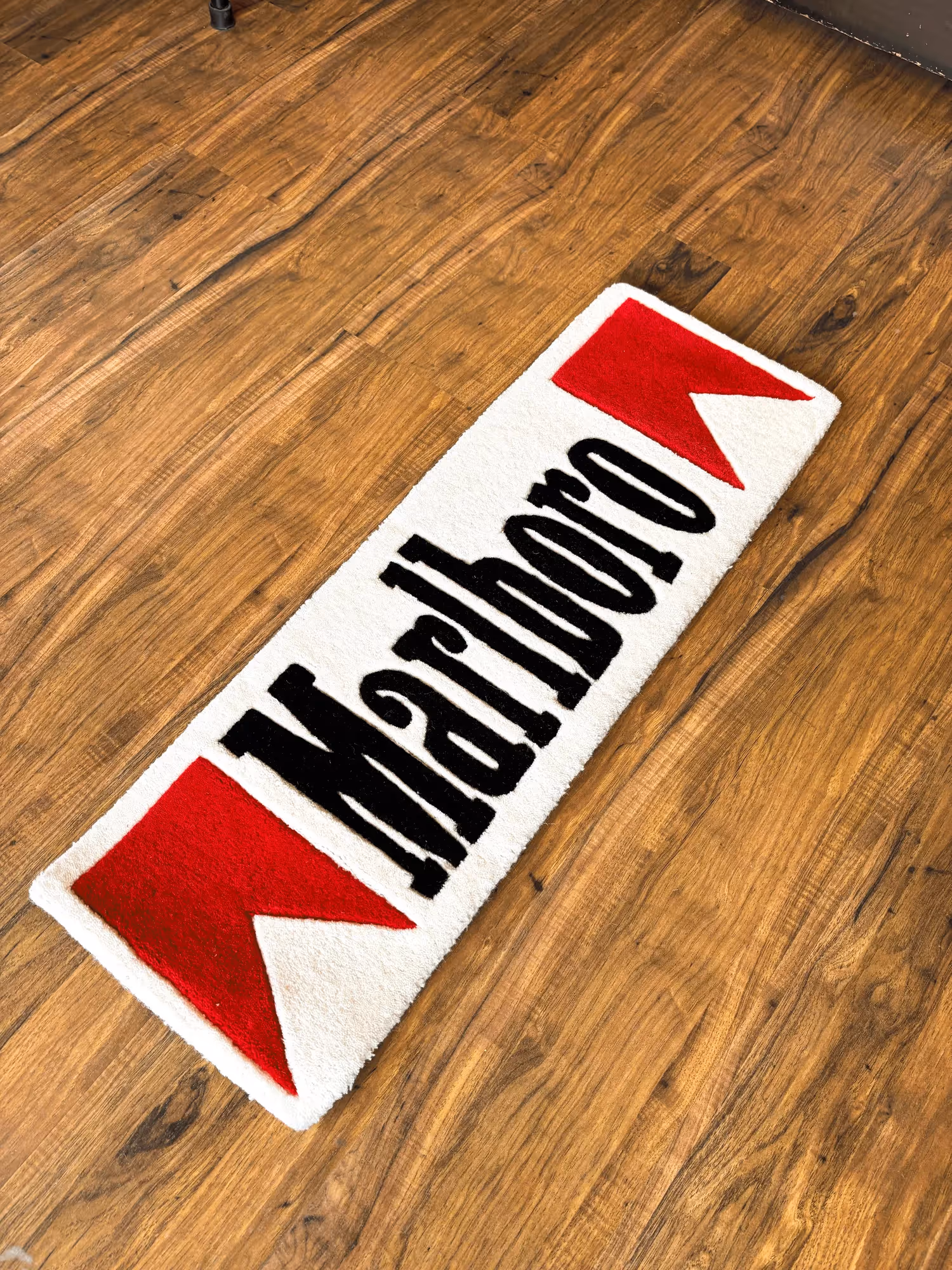 Marlboro Logo Hand-Tufted Rug image 3