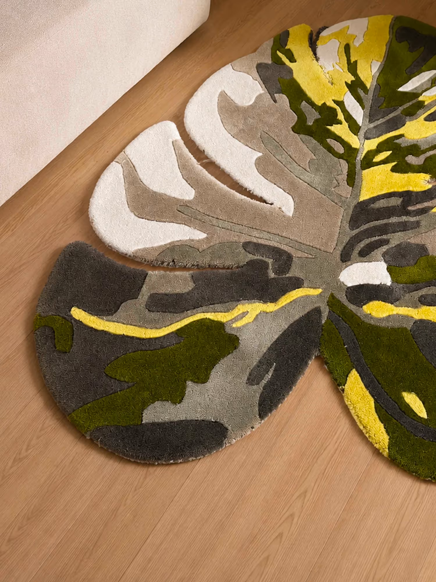 Monstera Leaf Hand Tufted Rug  image 2