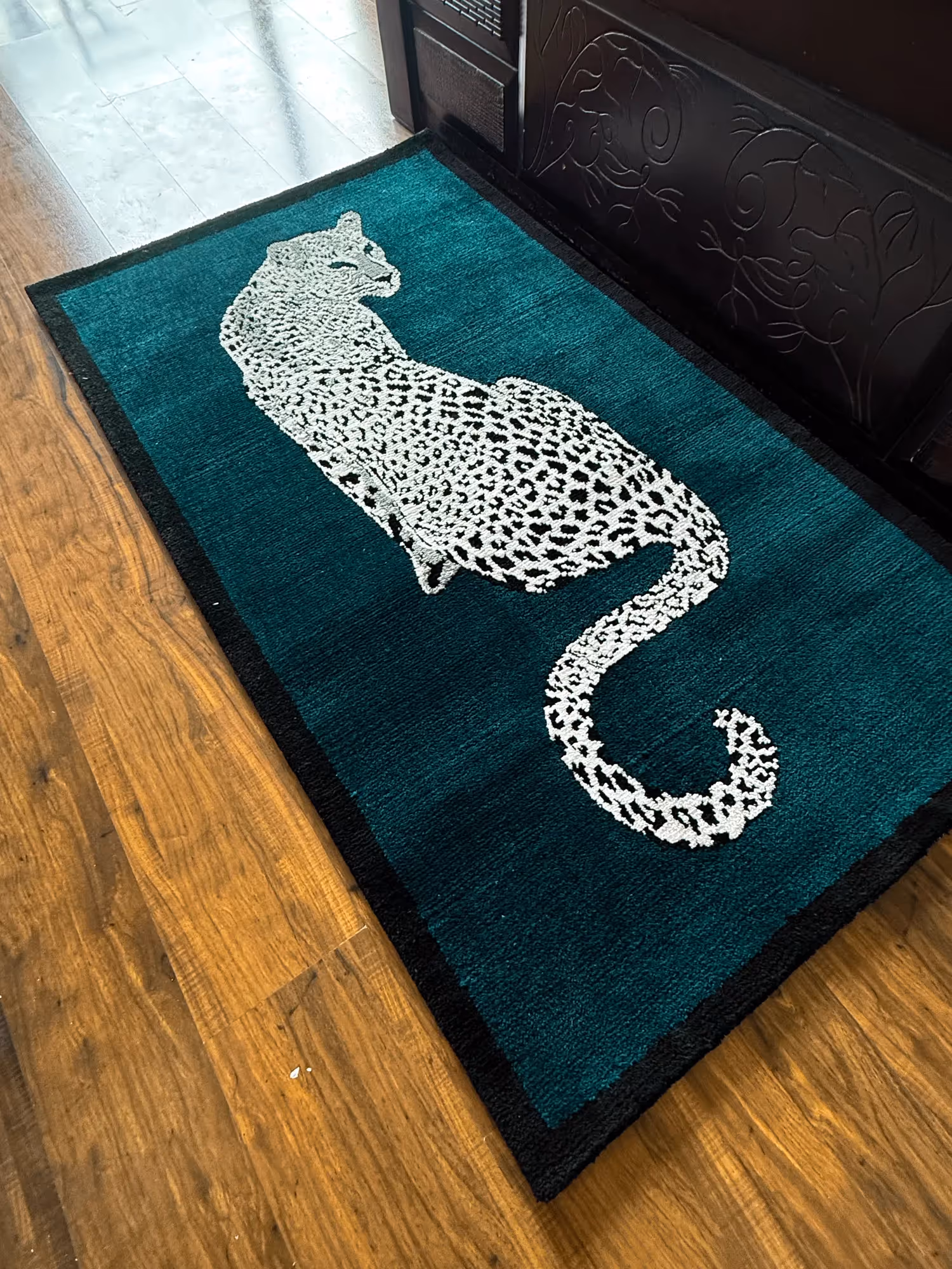 Royal White Cheetah Machine Made Rug image 12