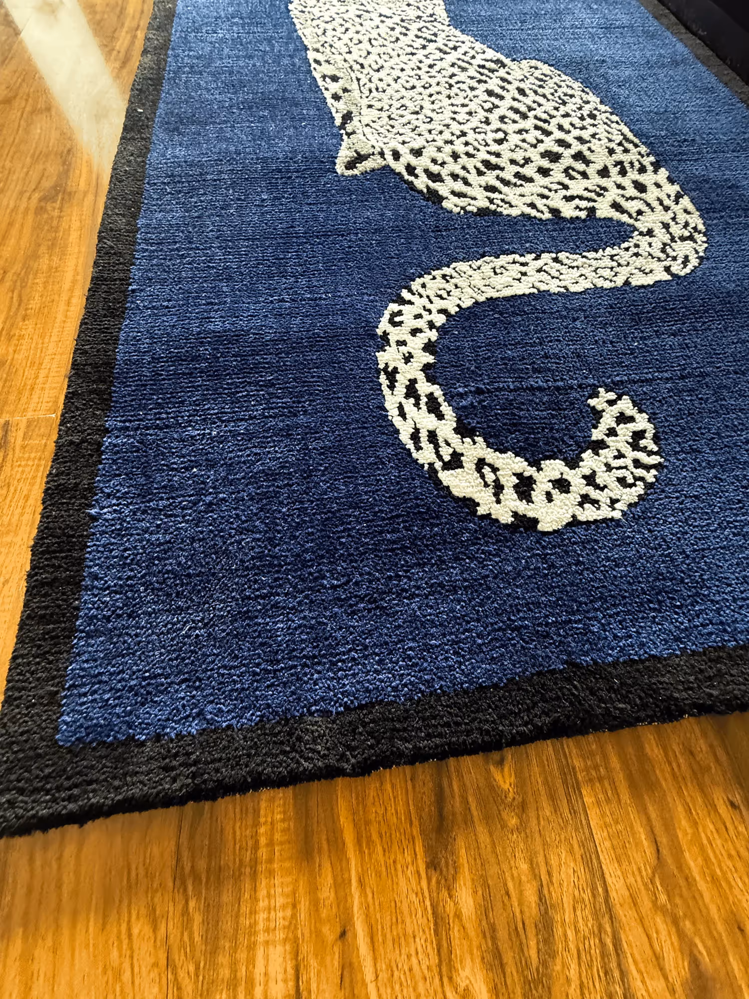 Royal White Cheetah Machine Made Rug image 9
