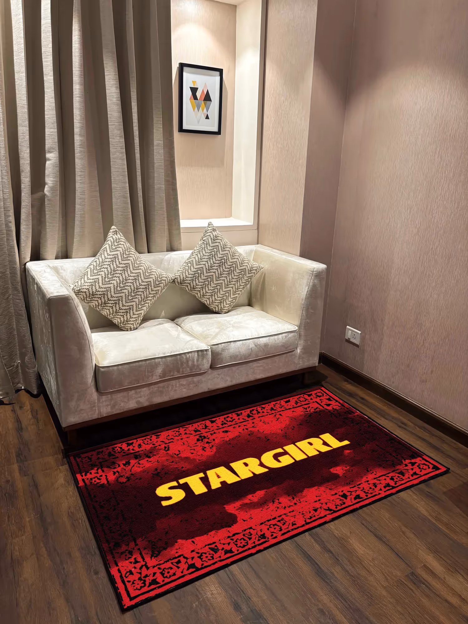 Stargirl Traditional Design Washable Rug  image 3