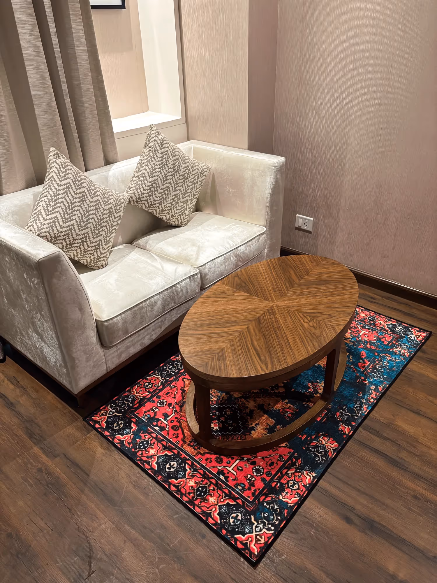 Traditional Design Washable Rug image 2