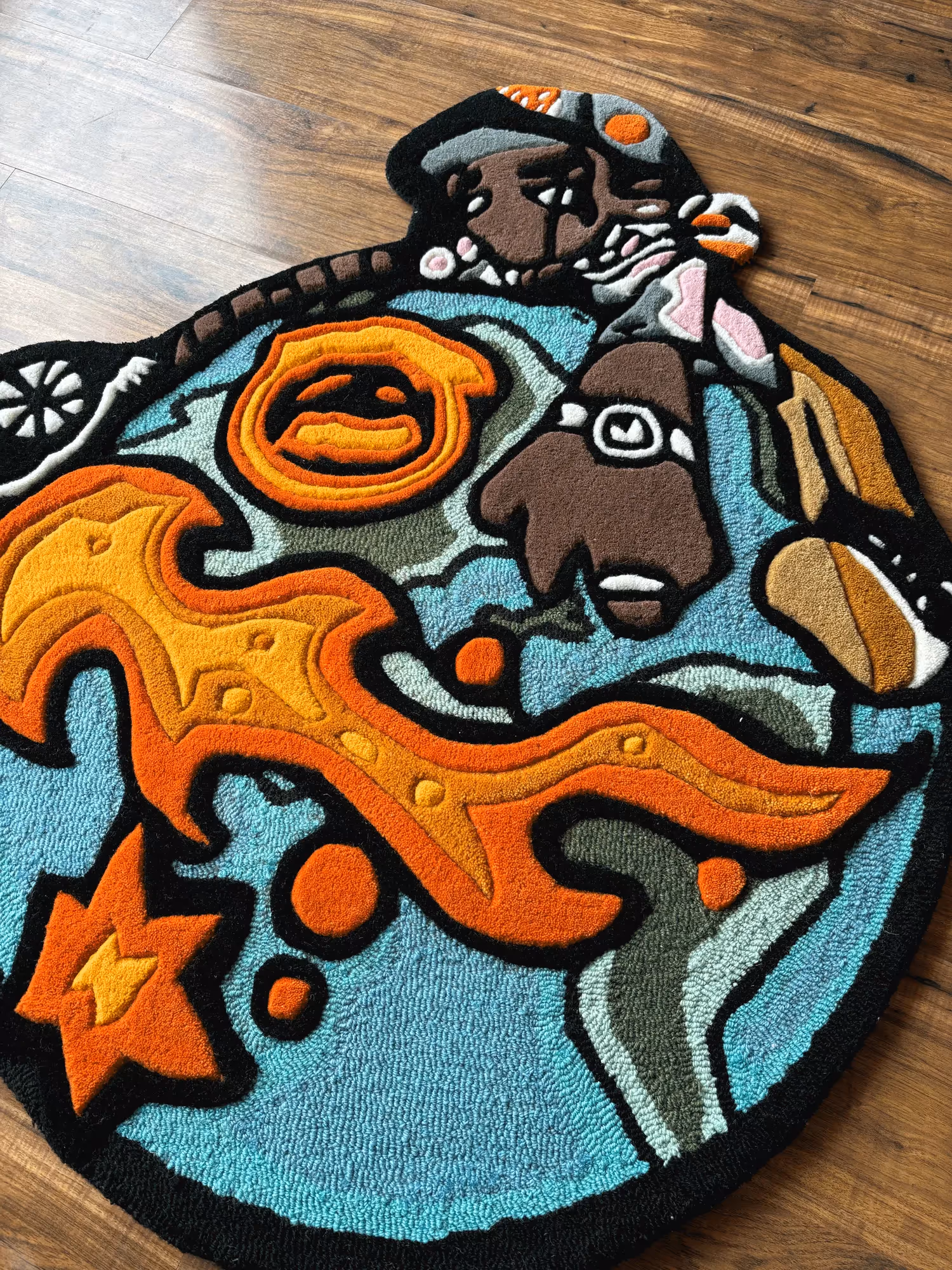 Travis World Logo Hand Tufted Rug image 6