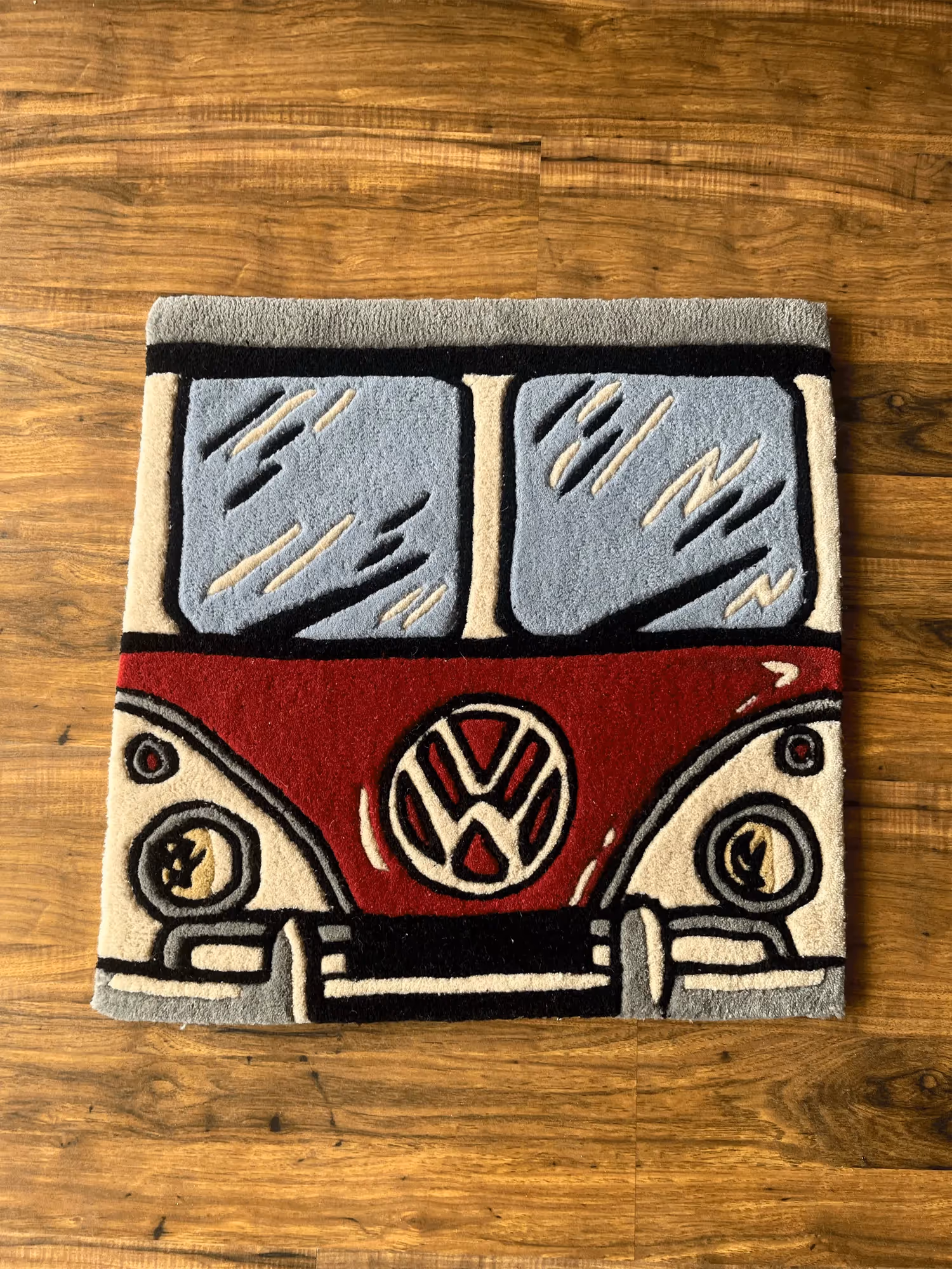 VW Caravan Hand Tufted Rug image 1