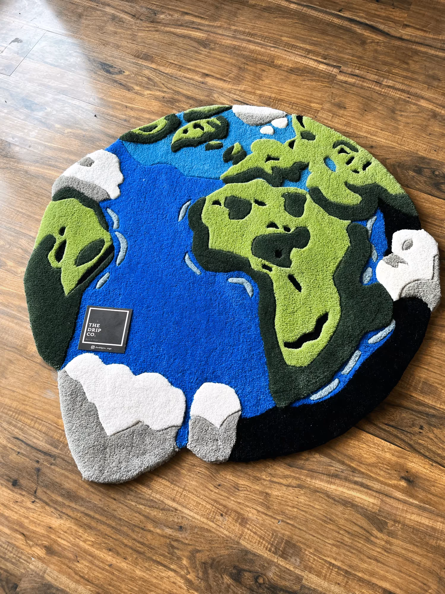 World High Low Hand Tufted Rug image 1