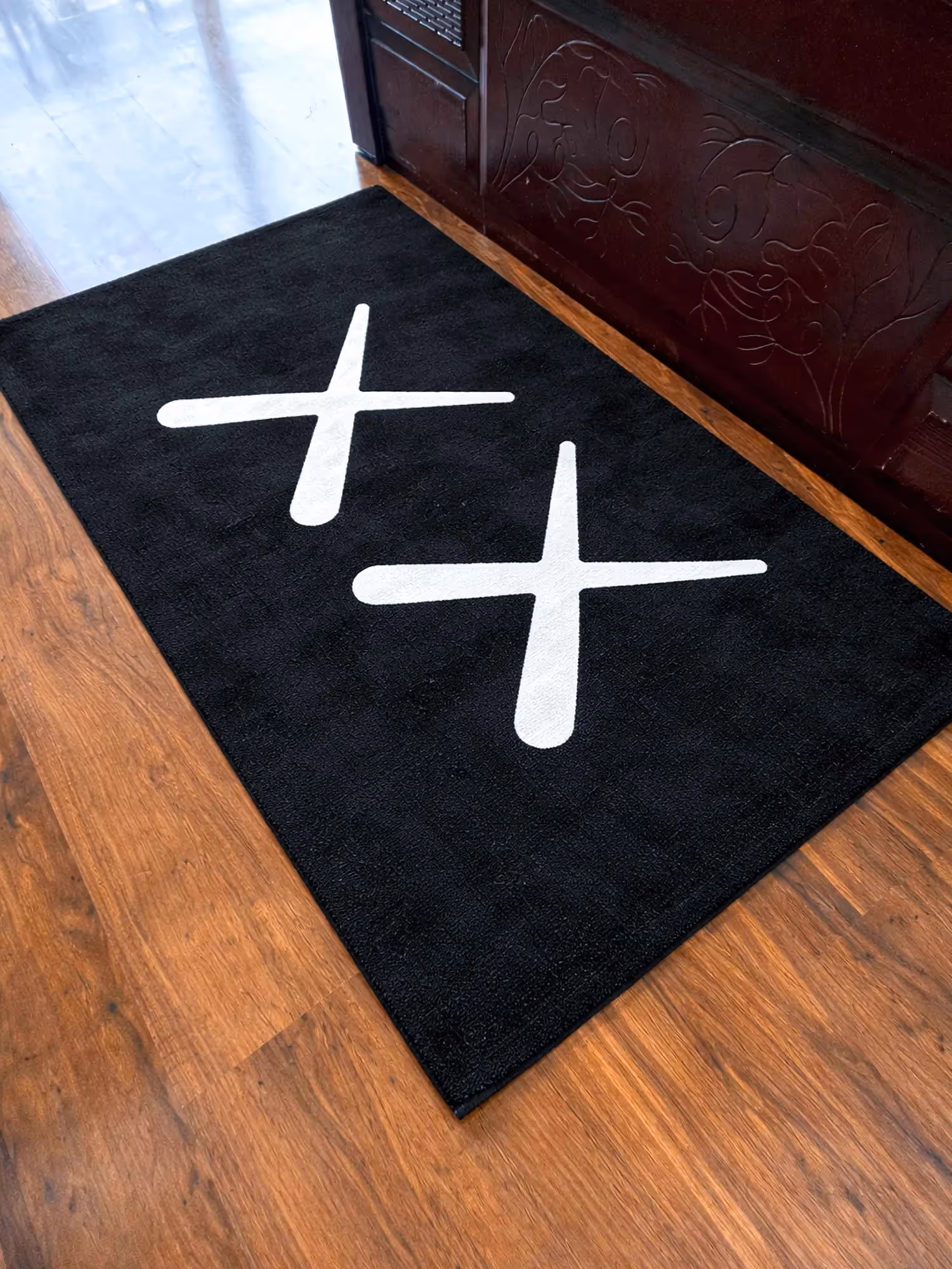 X & X Machine Made Rug image 1