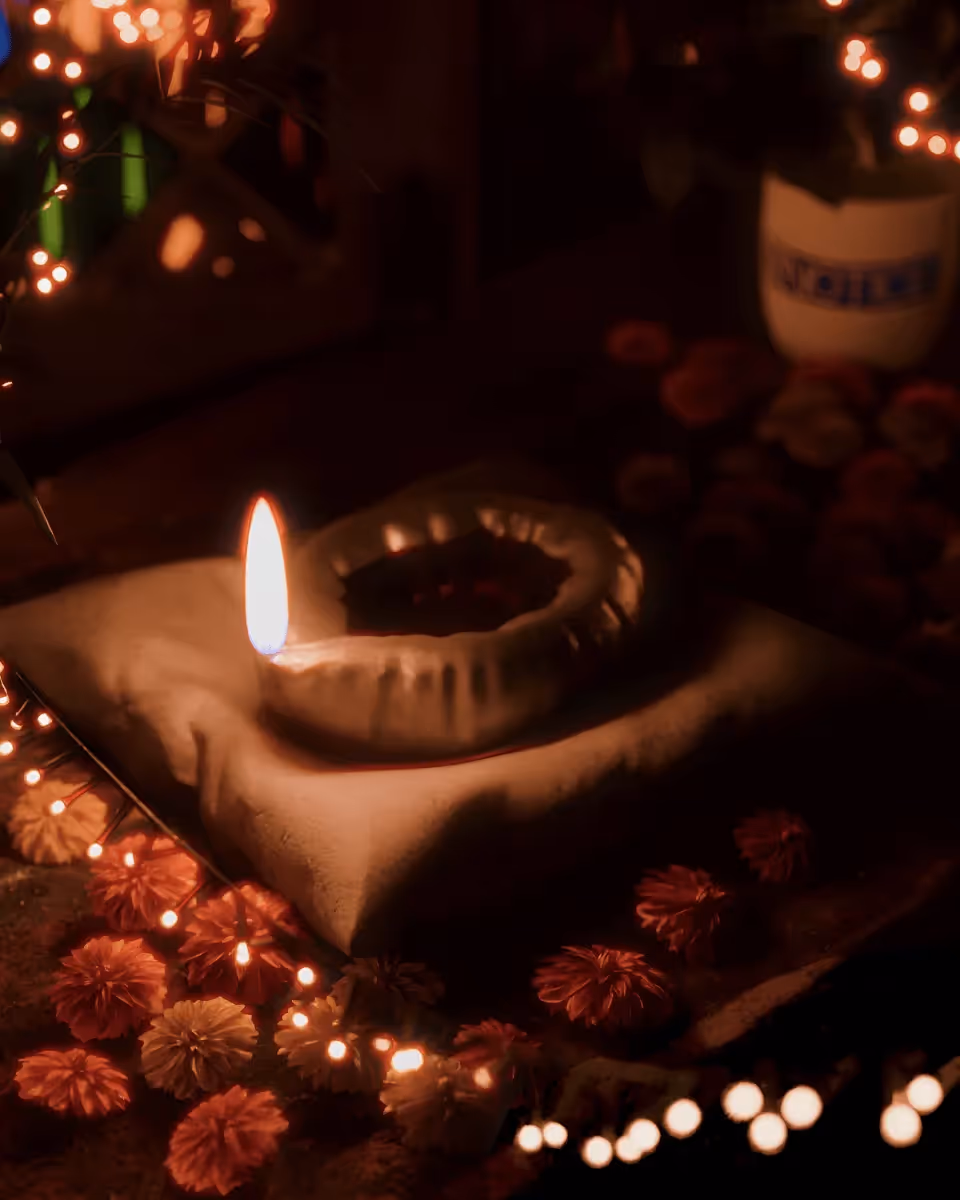 Puffer Diya With Tray image 3