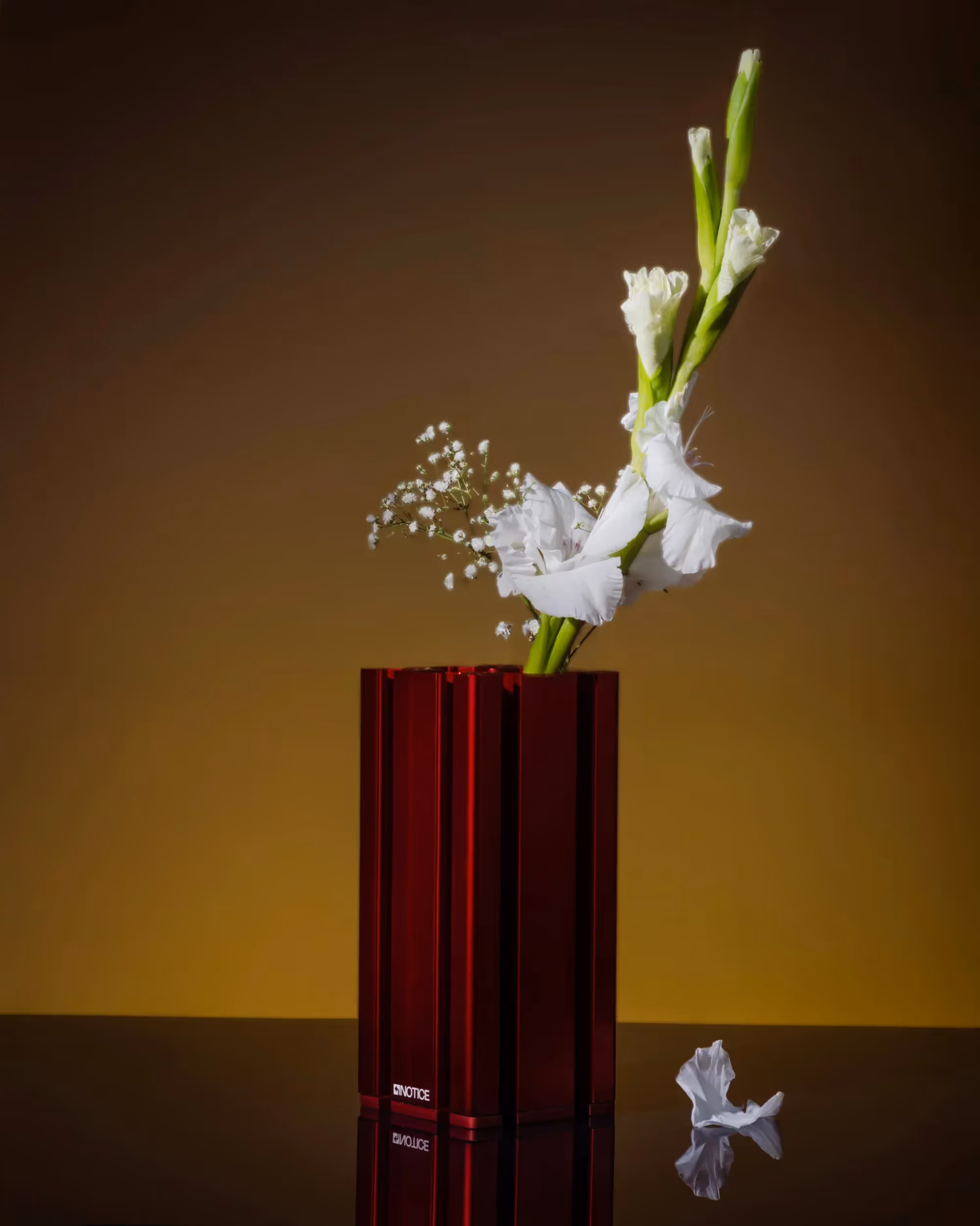 Wearenotice EXTRUSION VASE - RED - photo 3 of 6